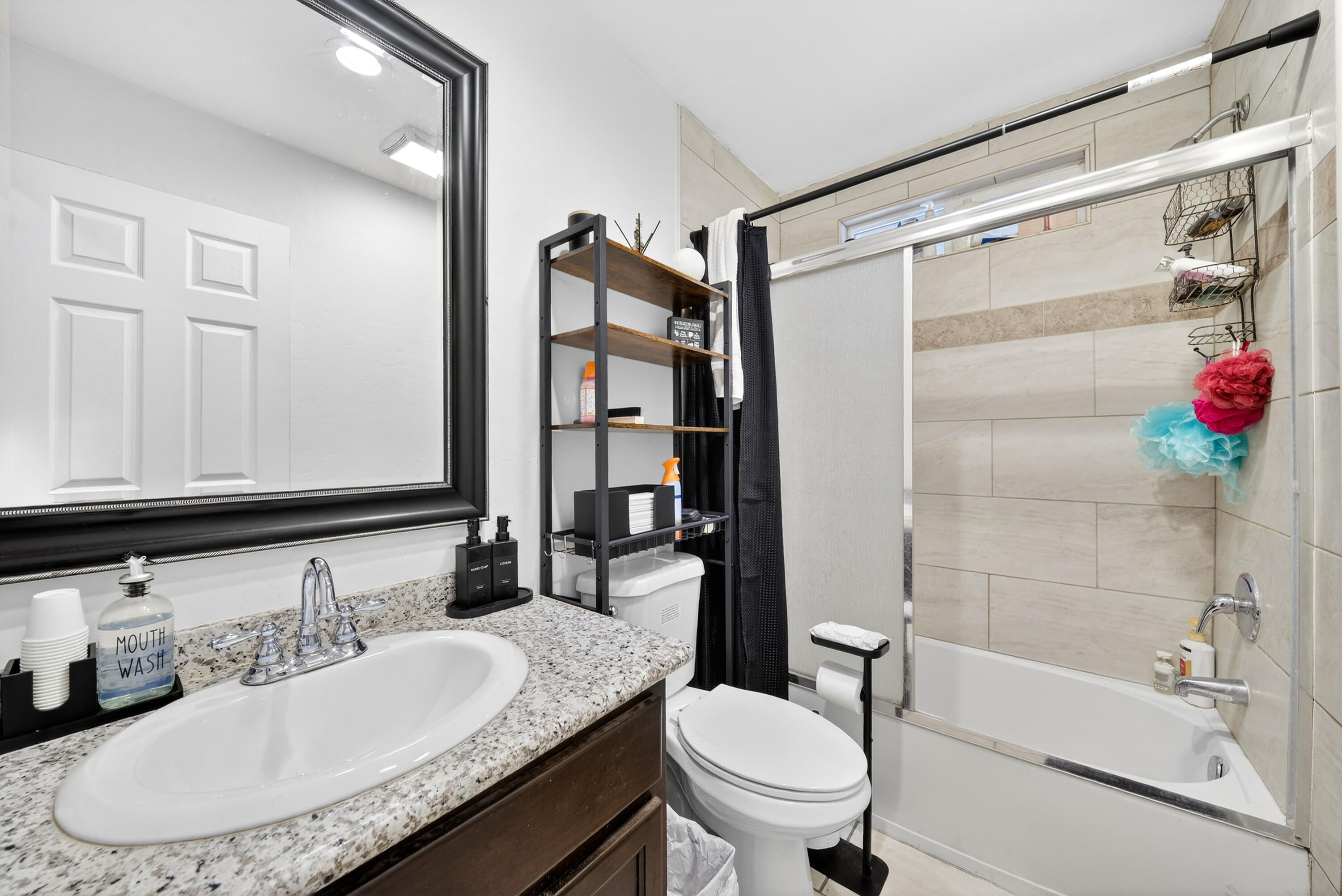 68-70 S Jaye St, Porterville, CA 93257