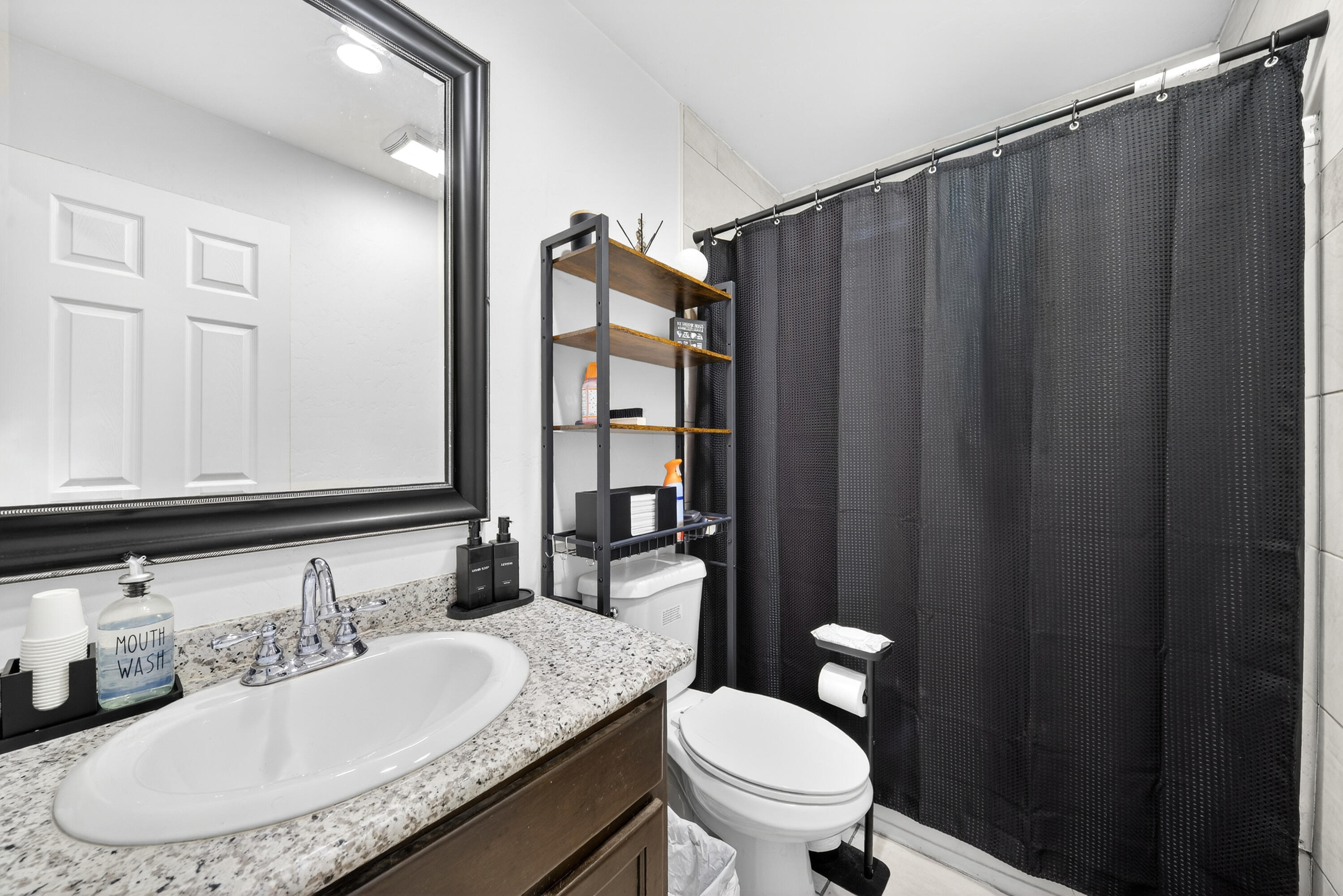 68-70 S Jaye St, Porterville, CA 93257