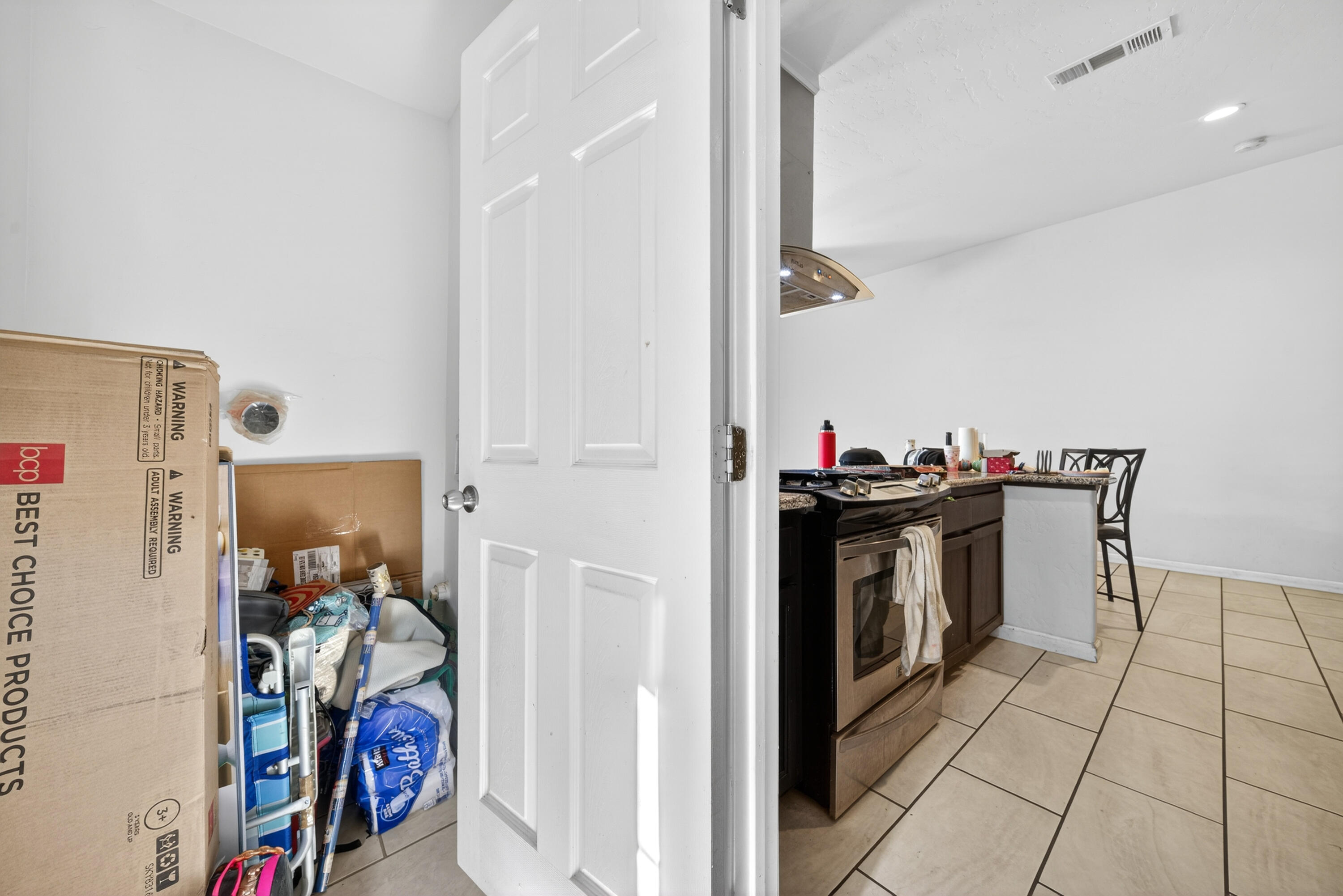 68-70 S Jaye St, Porterville, CA 93257