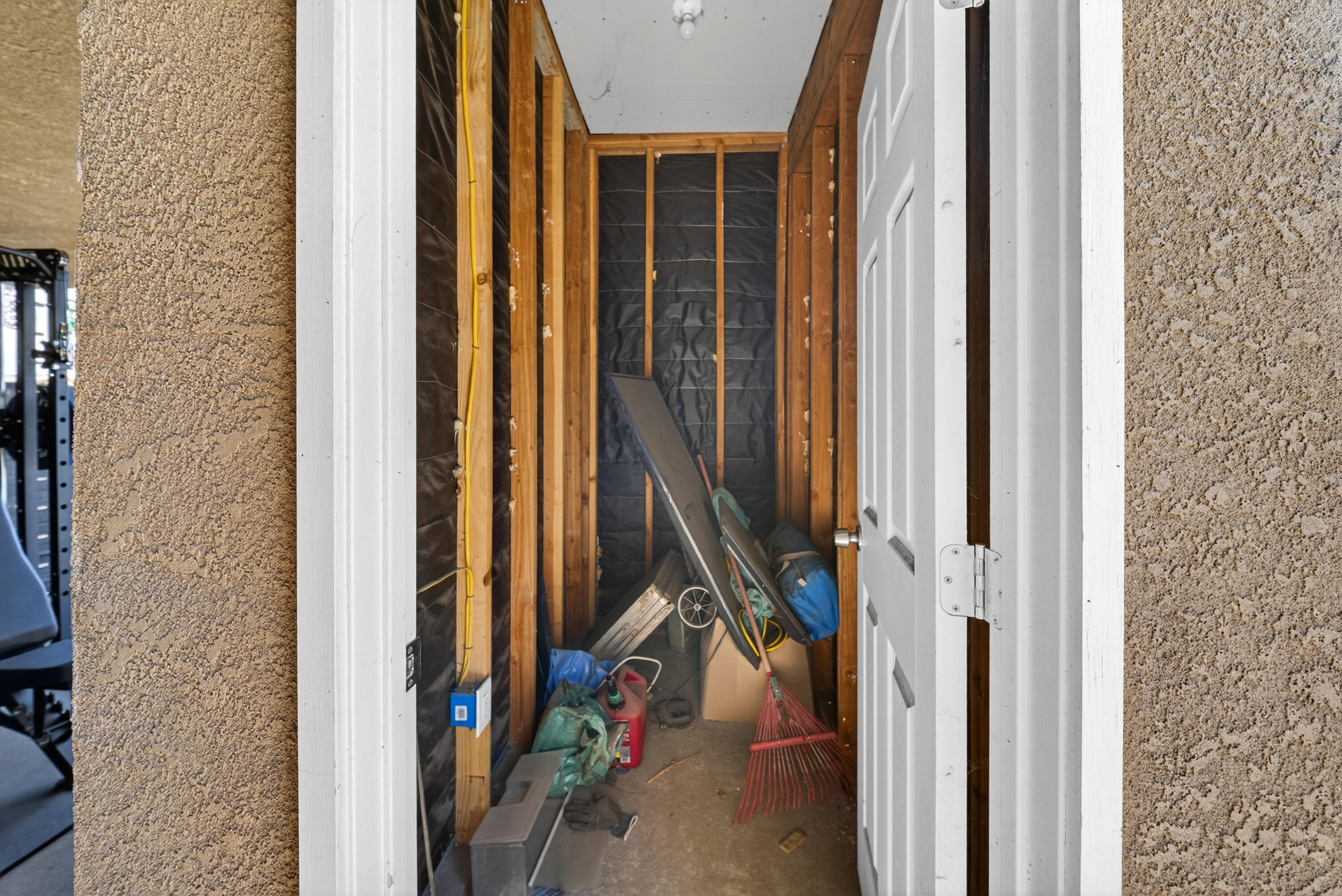 68-70 S Jaye St, Porterville, CA 93257