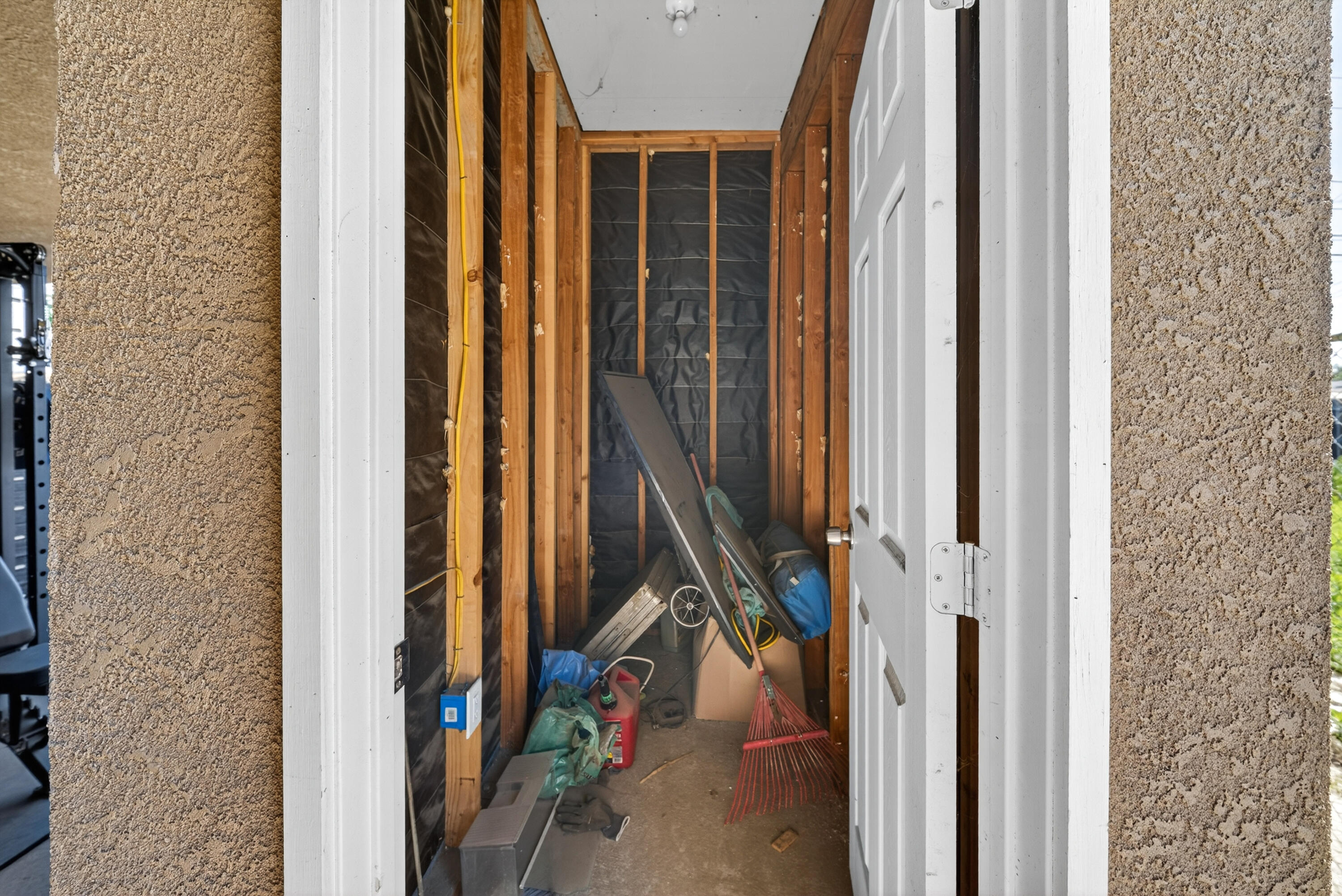 68-70 S Jaye St, Porterville, CA 93257