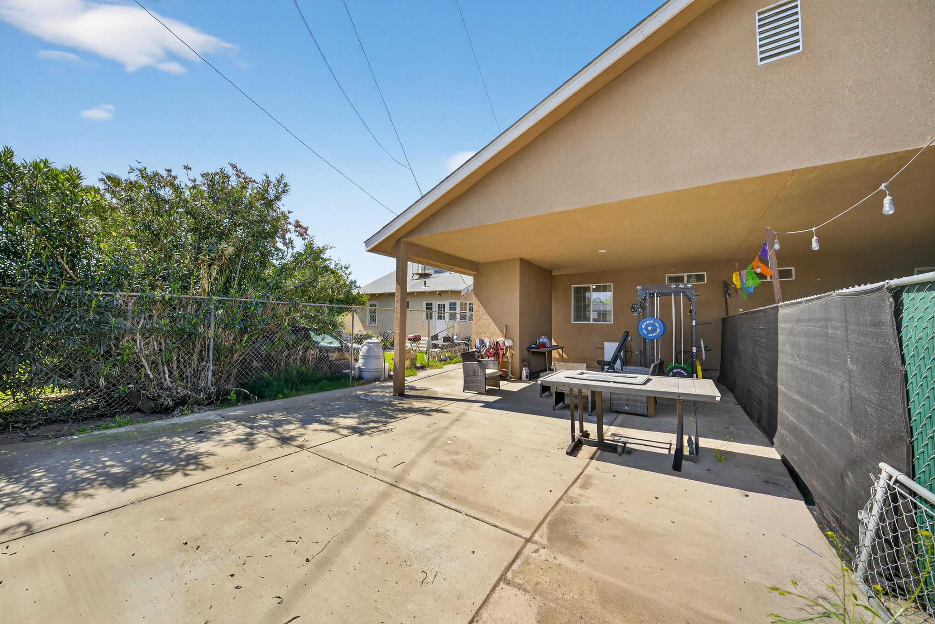 68-70 S Jaye St, Porterville, CA 93257