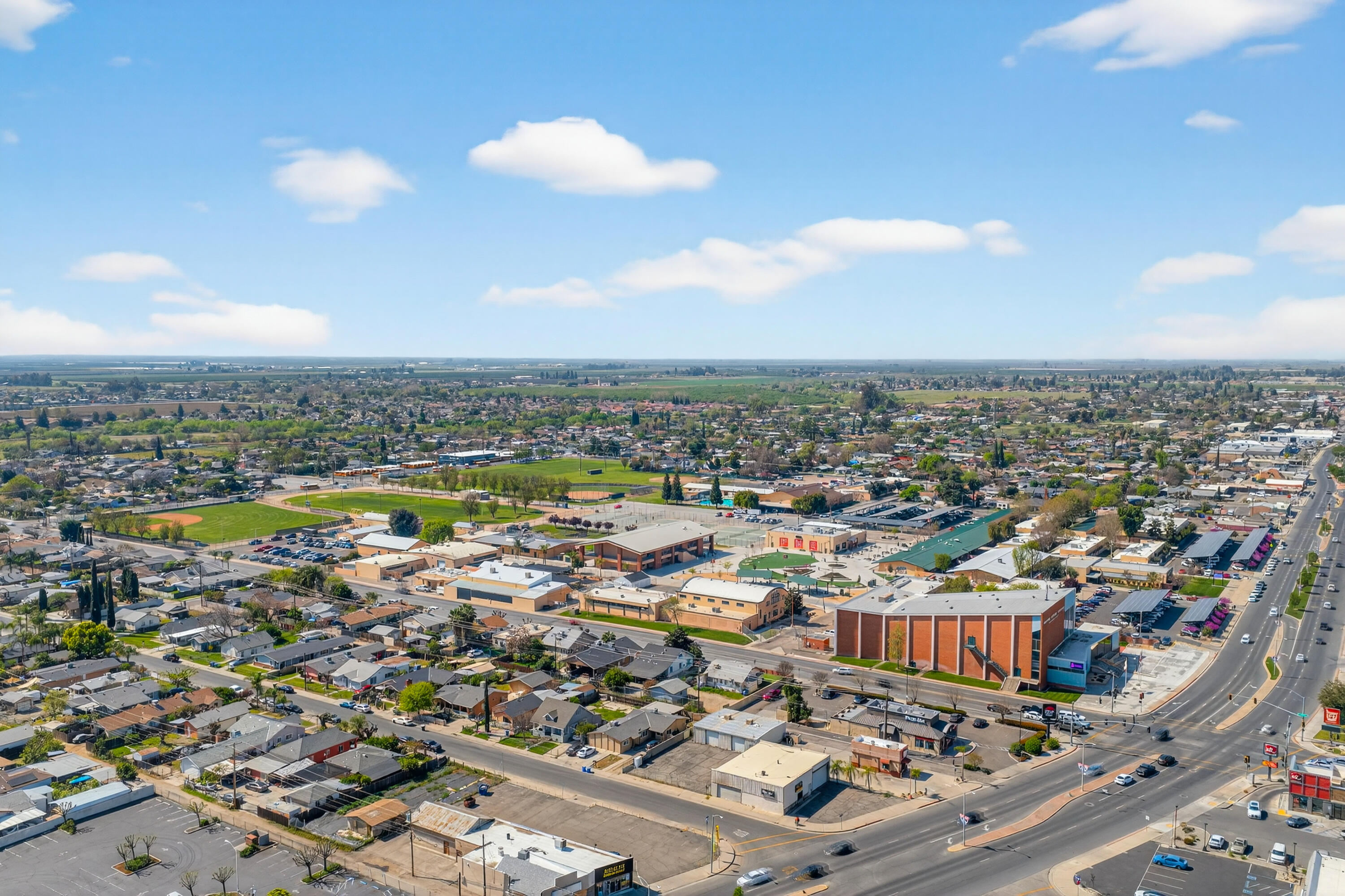 68-70 S Jaye St, Porterville, CA 93257