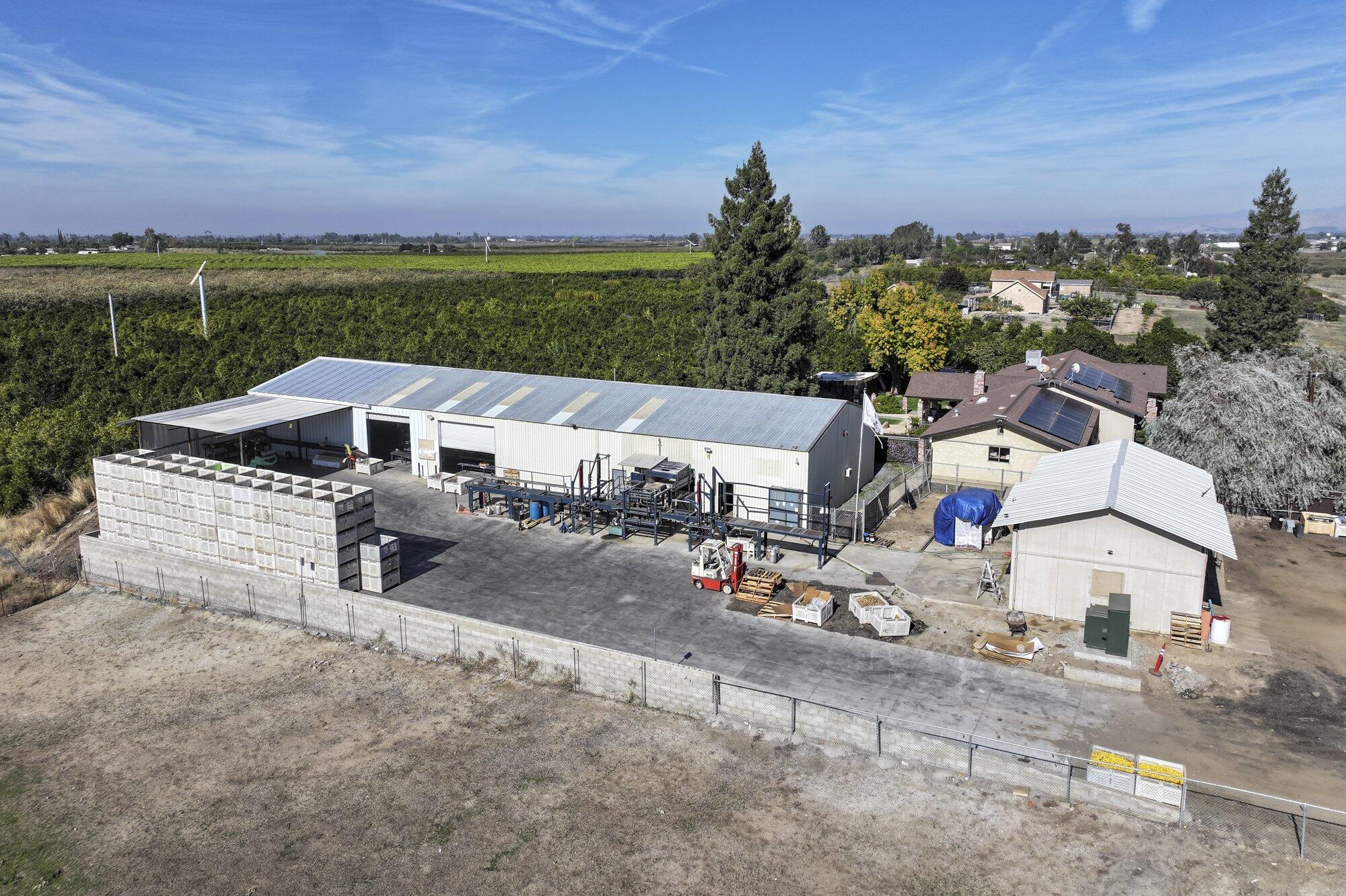 8521 Rd 256, Terra Bella, CA 93270