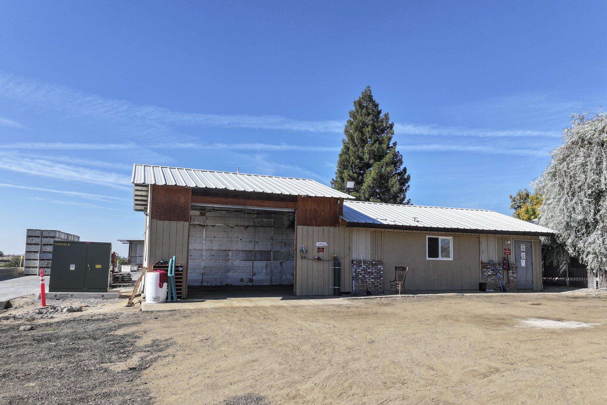 8521 Rd 256, Terra Bella, CA 93270
