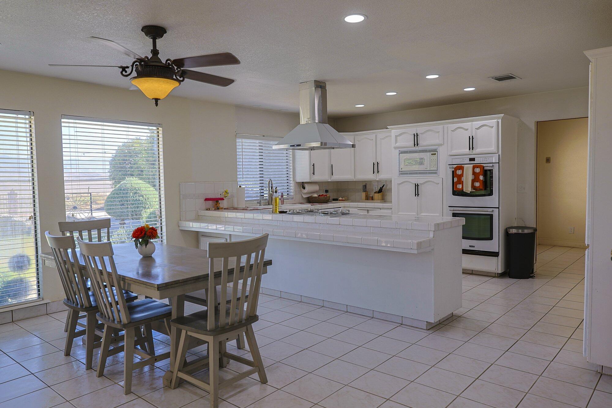 8521 Rd 256, Terra Bella, CA 93270