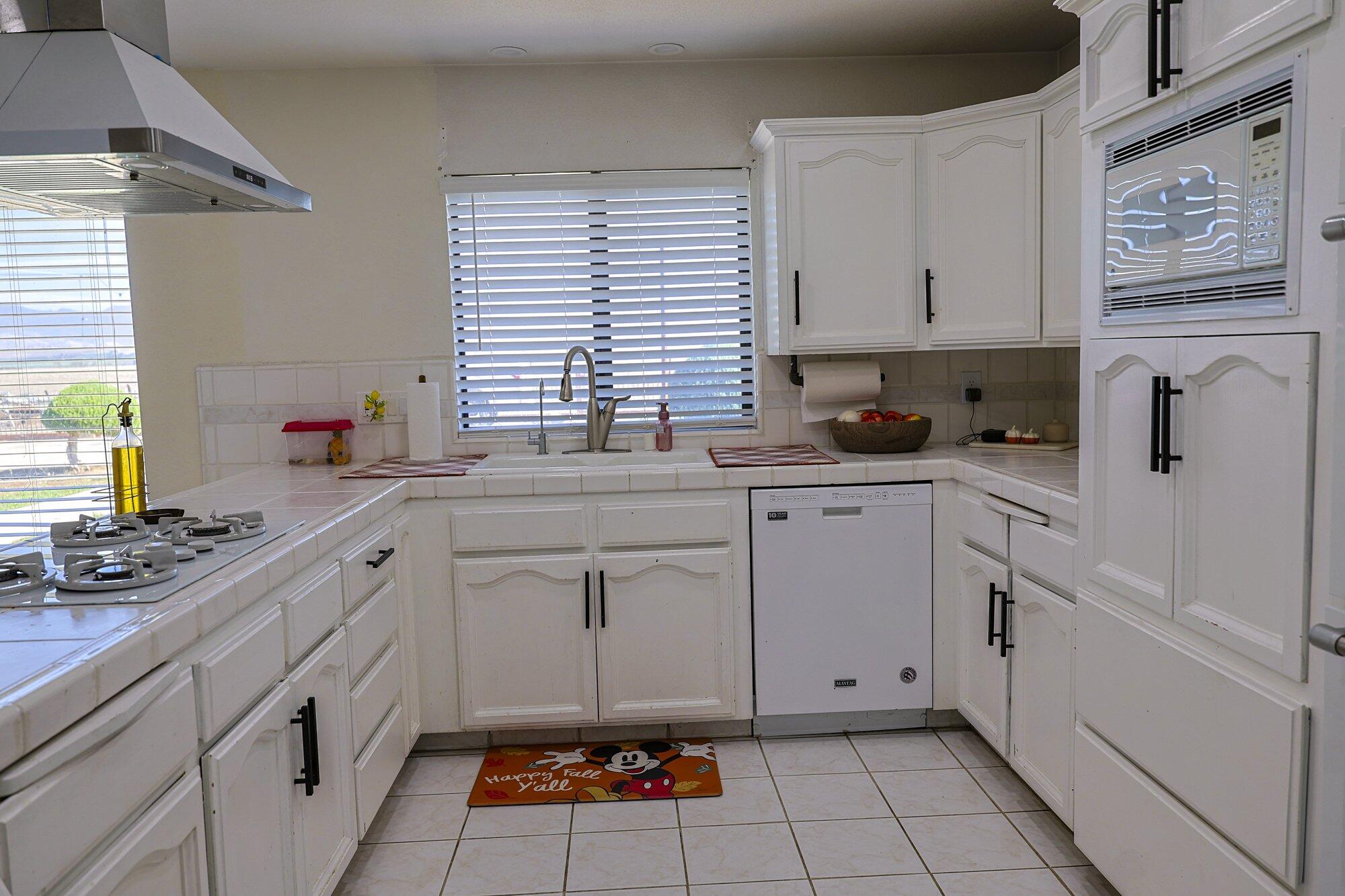 8521 Rd 256, Terra Bella, CA 93270