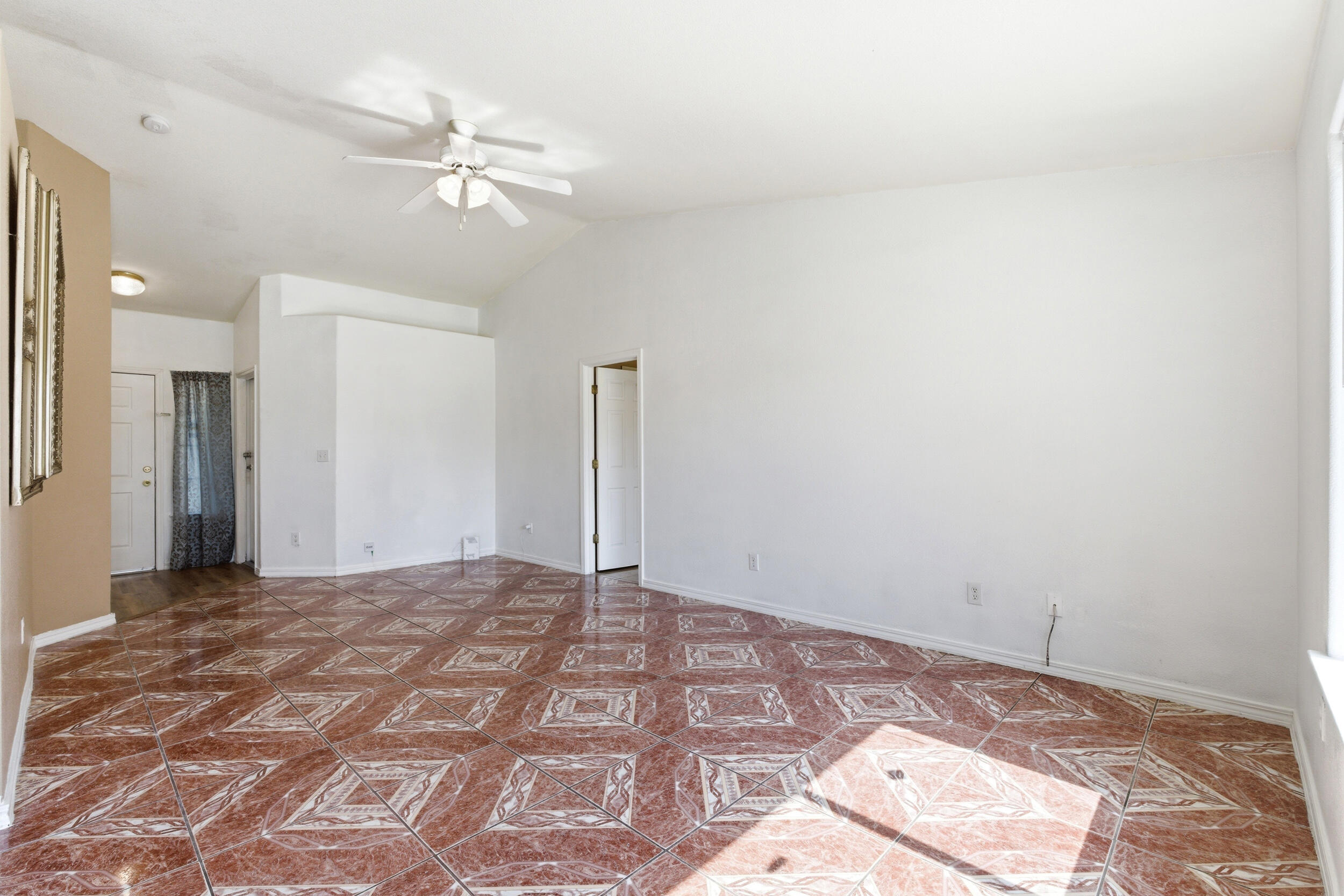 1623 Hudson Ave, Tulare, CA 93274