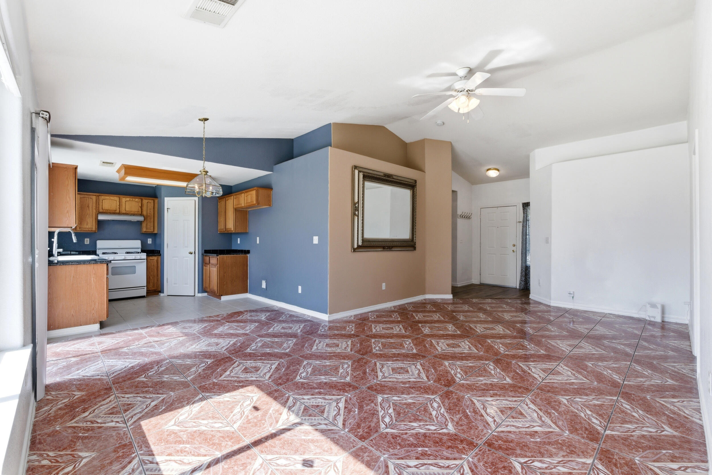 1623 Hudson Ave, Tulare, CA 93274