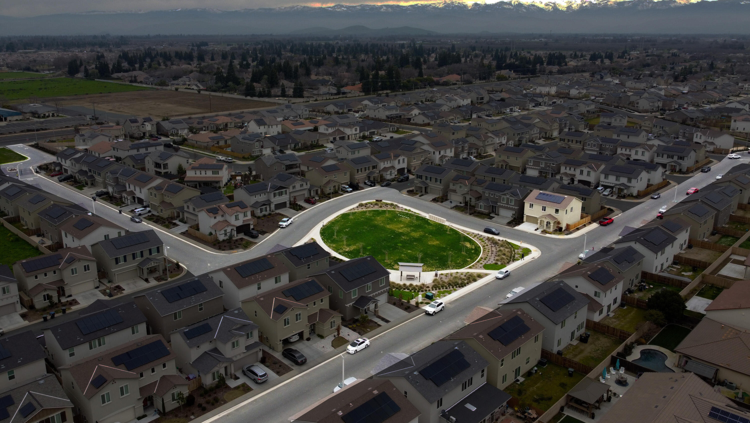 2230 S Velie St, Visalia, CA 93292