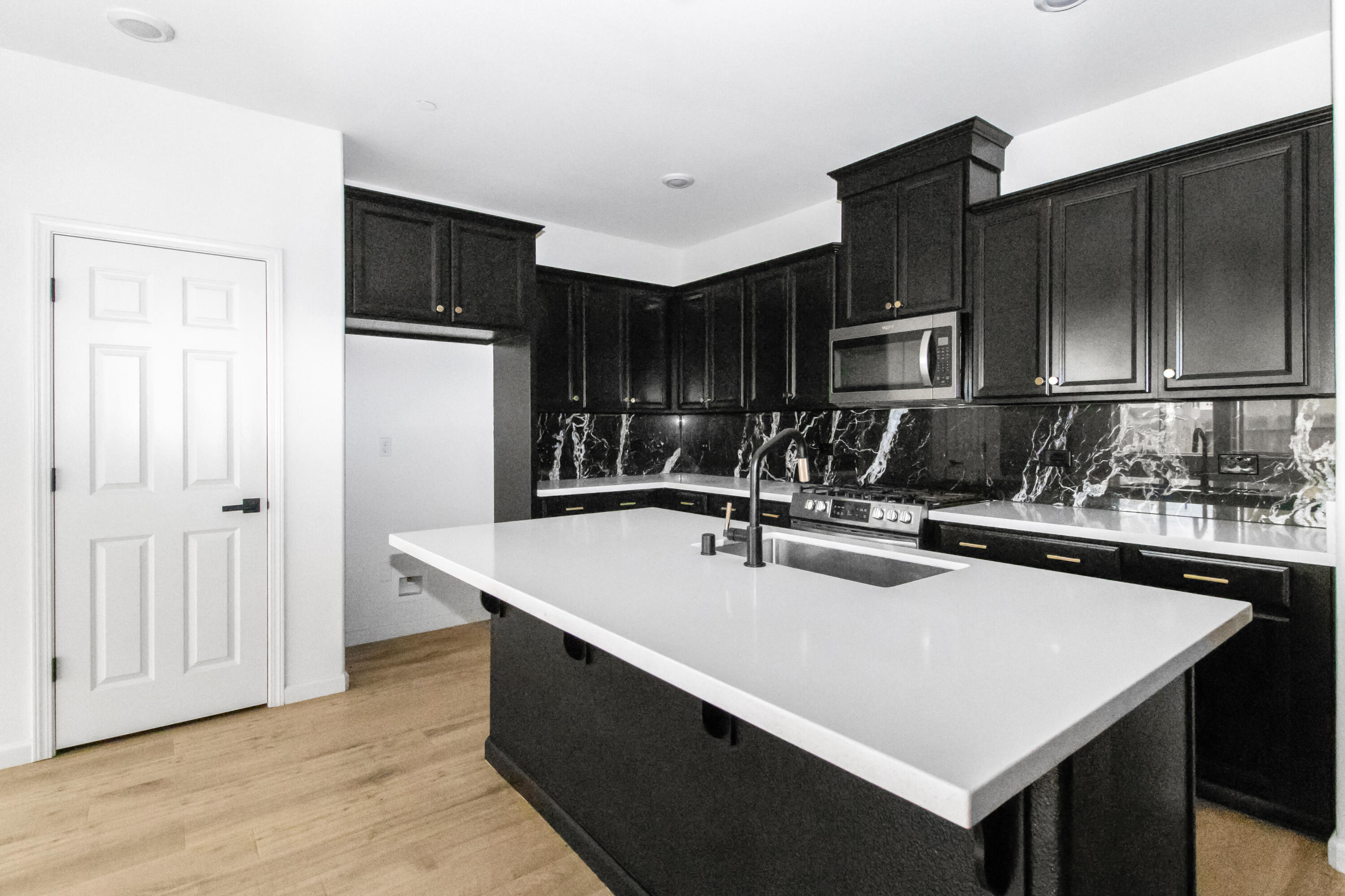 2230 S Velie St, Visalia, CA 93292