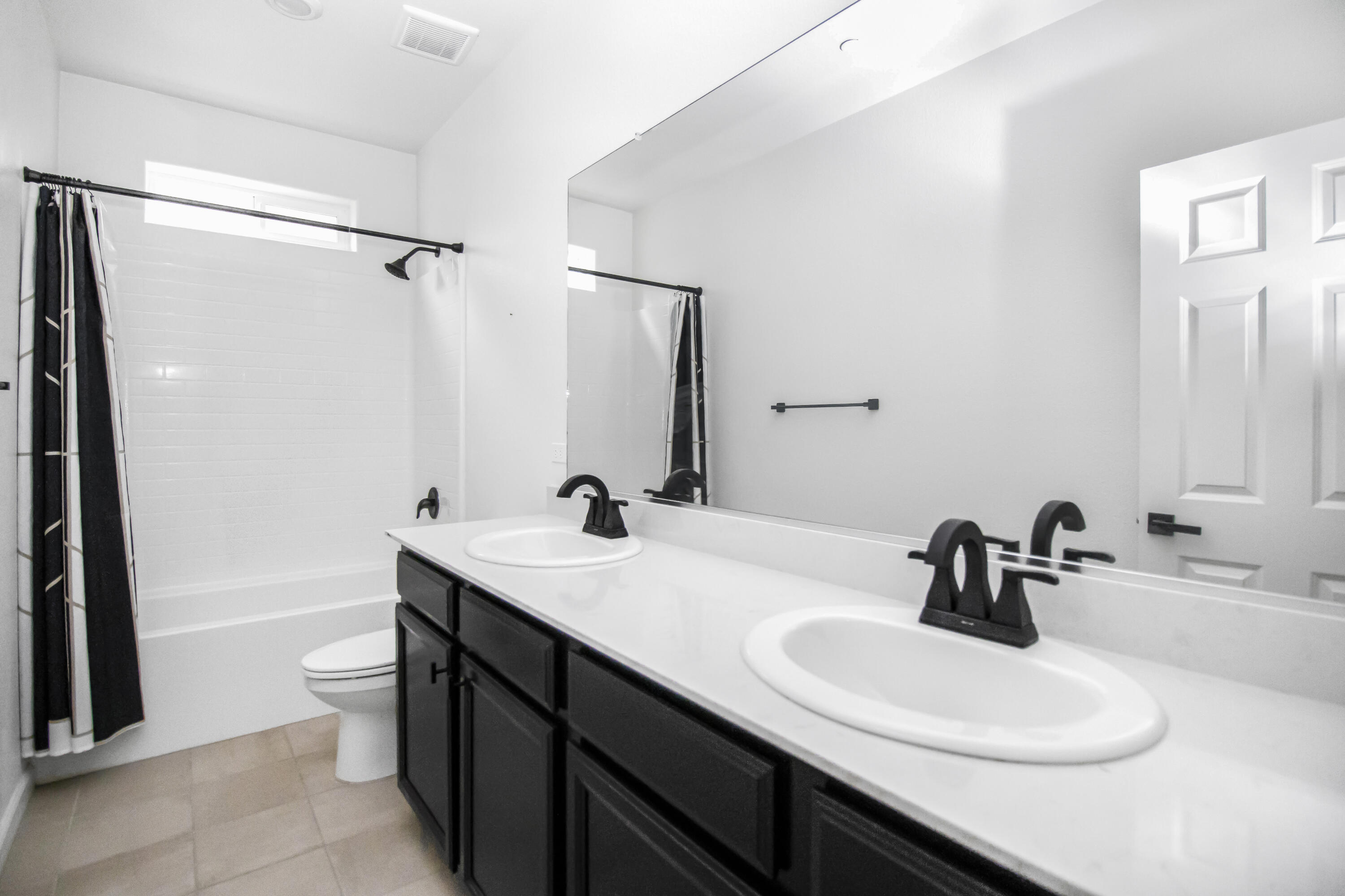 2230 S Velie St, Visalia, CA 93292