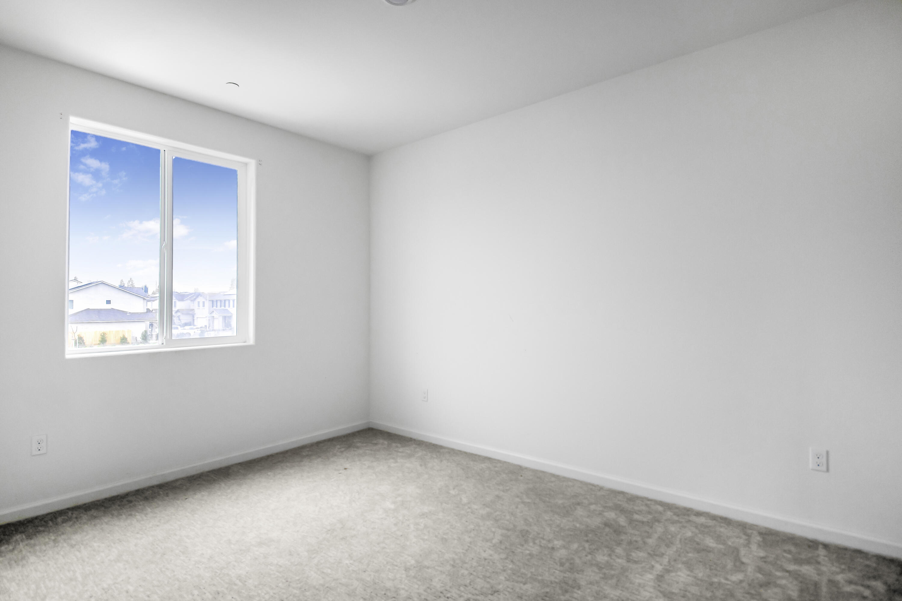 2230 S Velie St, Visalia, CA 93292