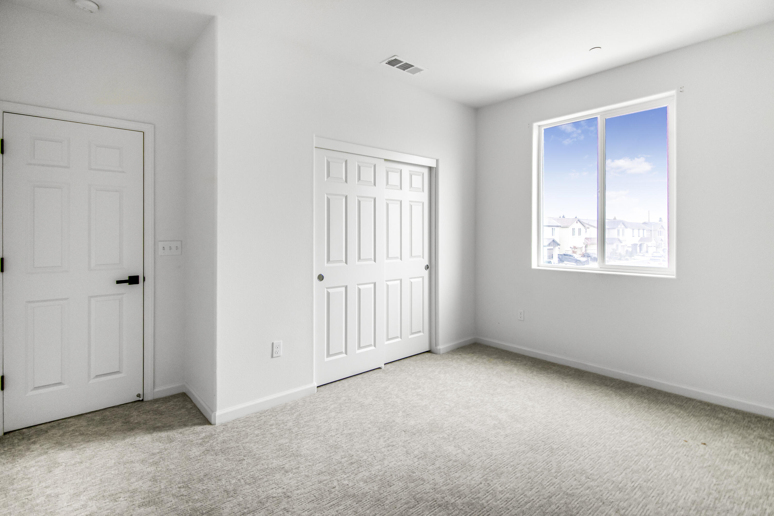 2230 S Velie St, Visalia, CA 93292