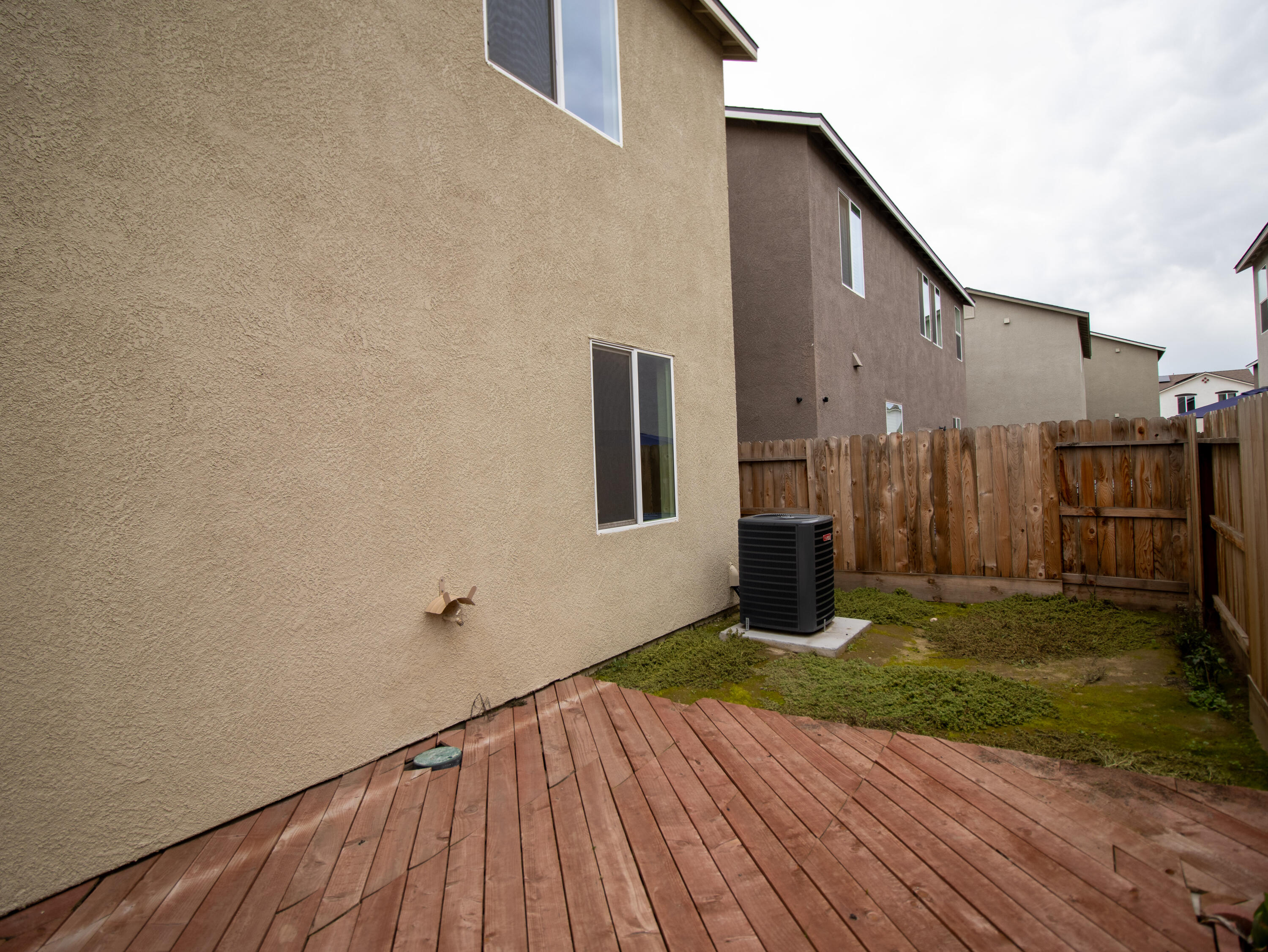 2230 S Velie St, Visalia, CA 93292