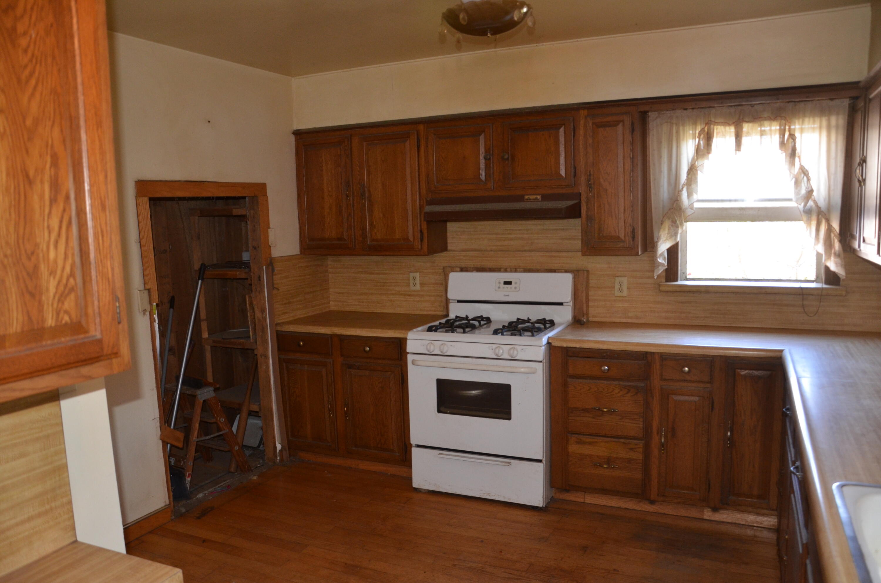 1109 N Willis St, Visalia, CA 93291