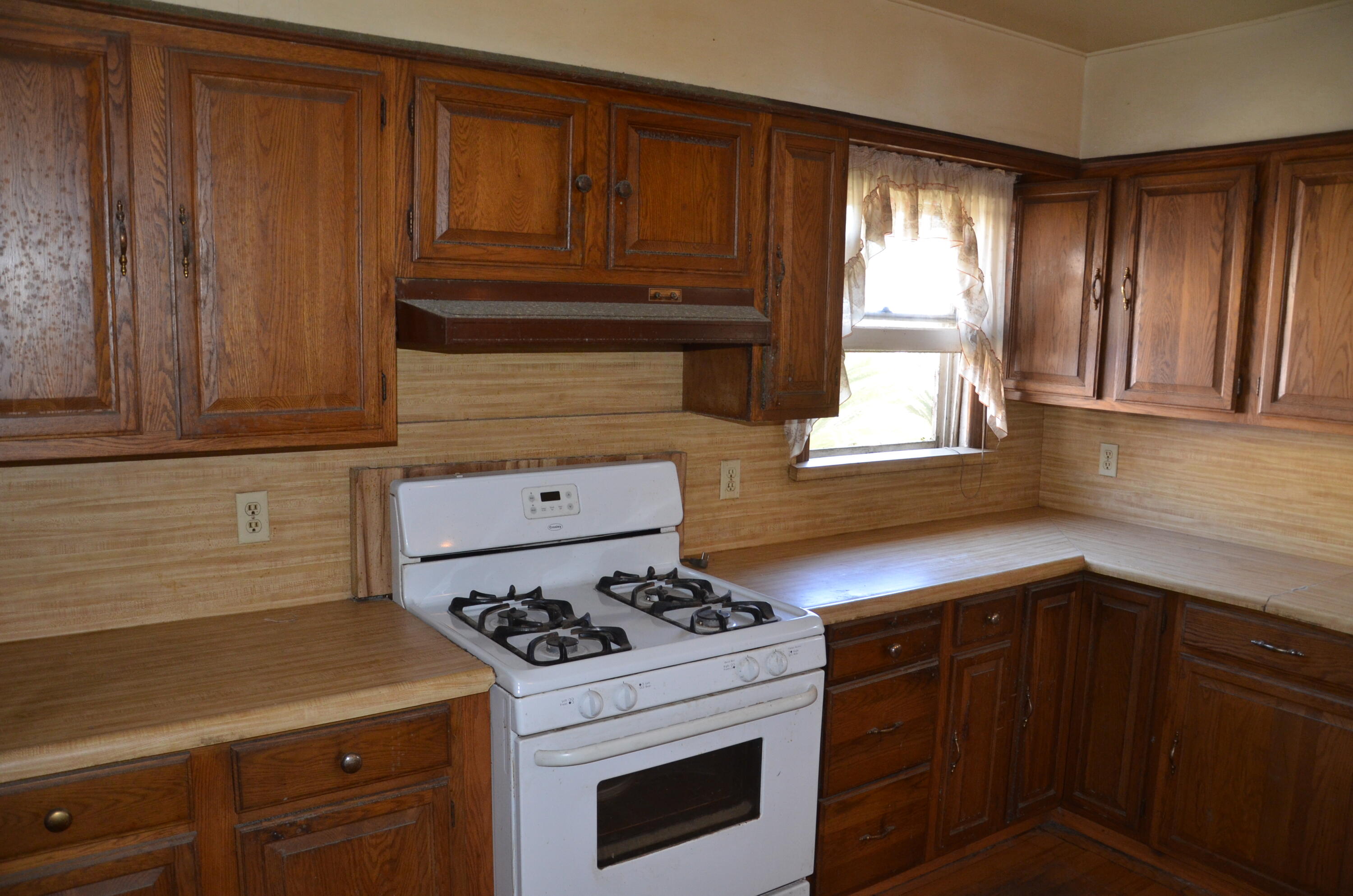 1109 N Willis St, Visalia, CA 93291