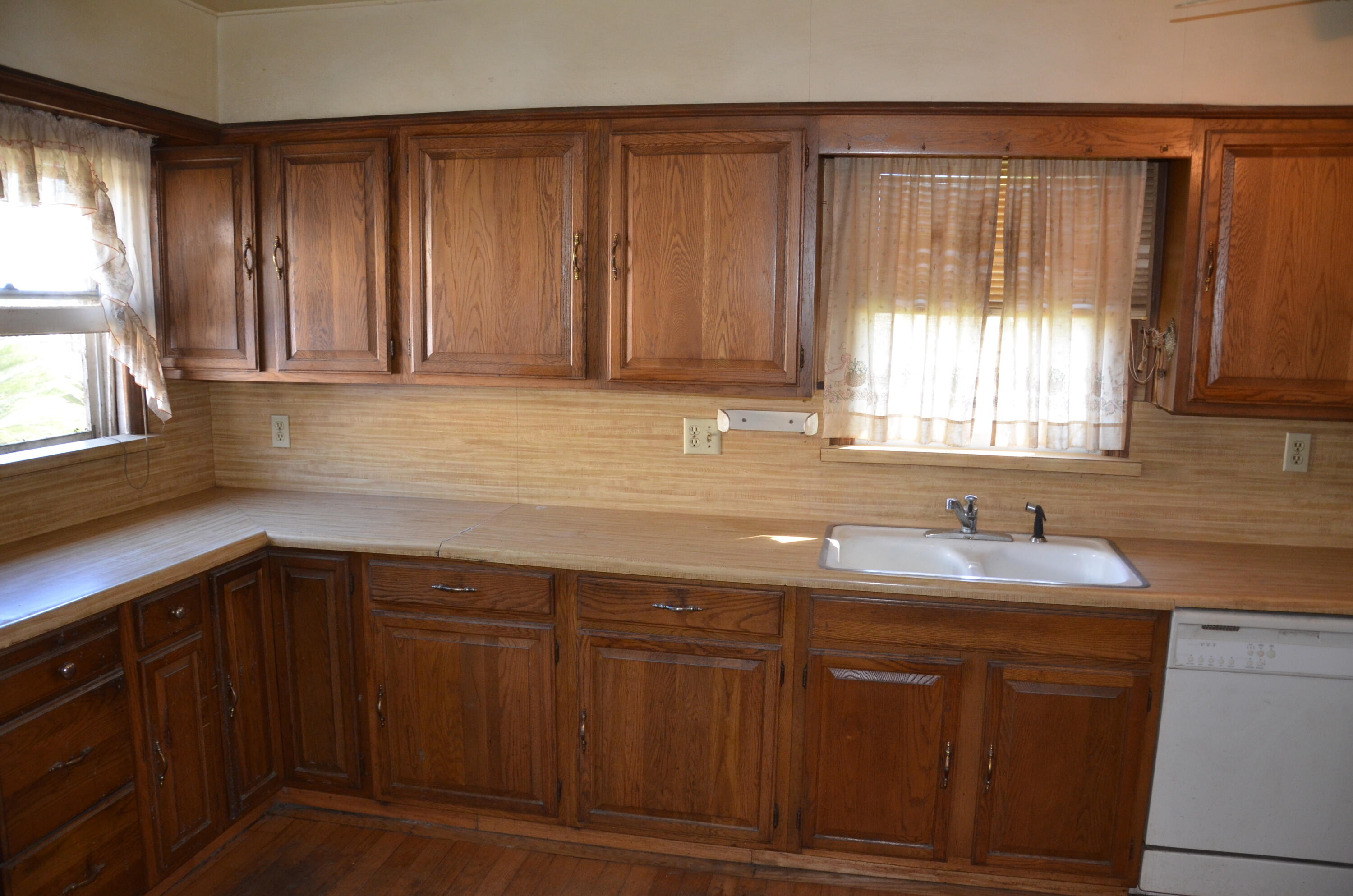 1109 N Willis St, Visalia, CA 93291