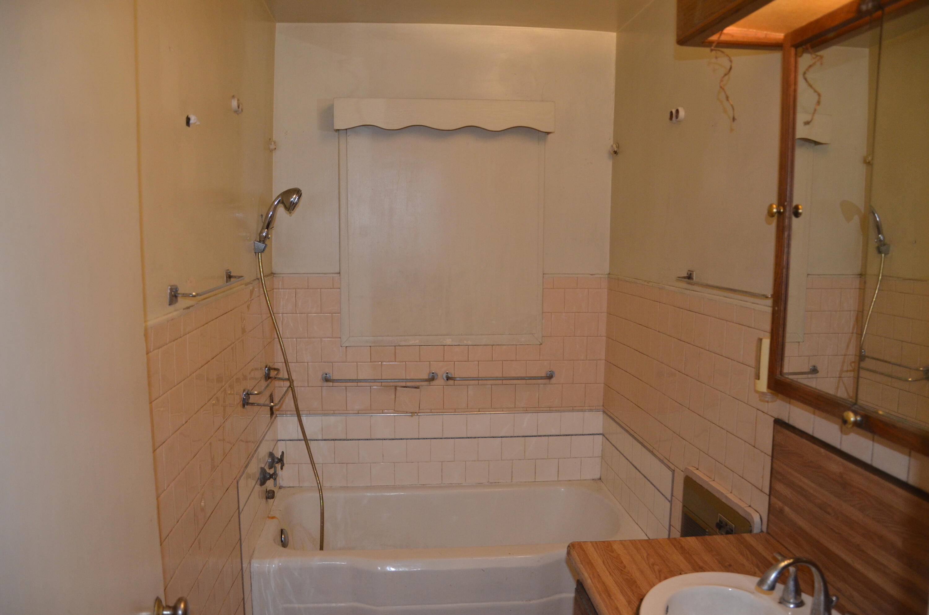 1109 N Willis St, Visalia, CA 93291