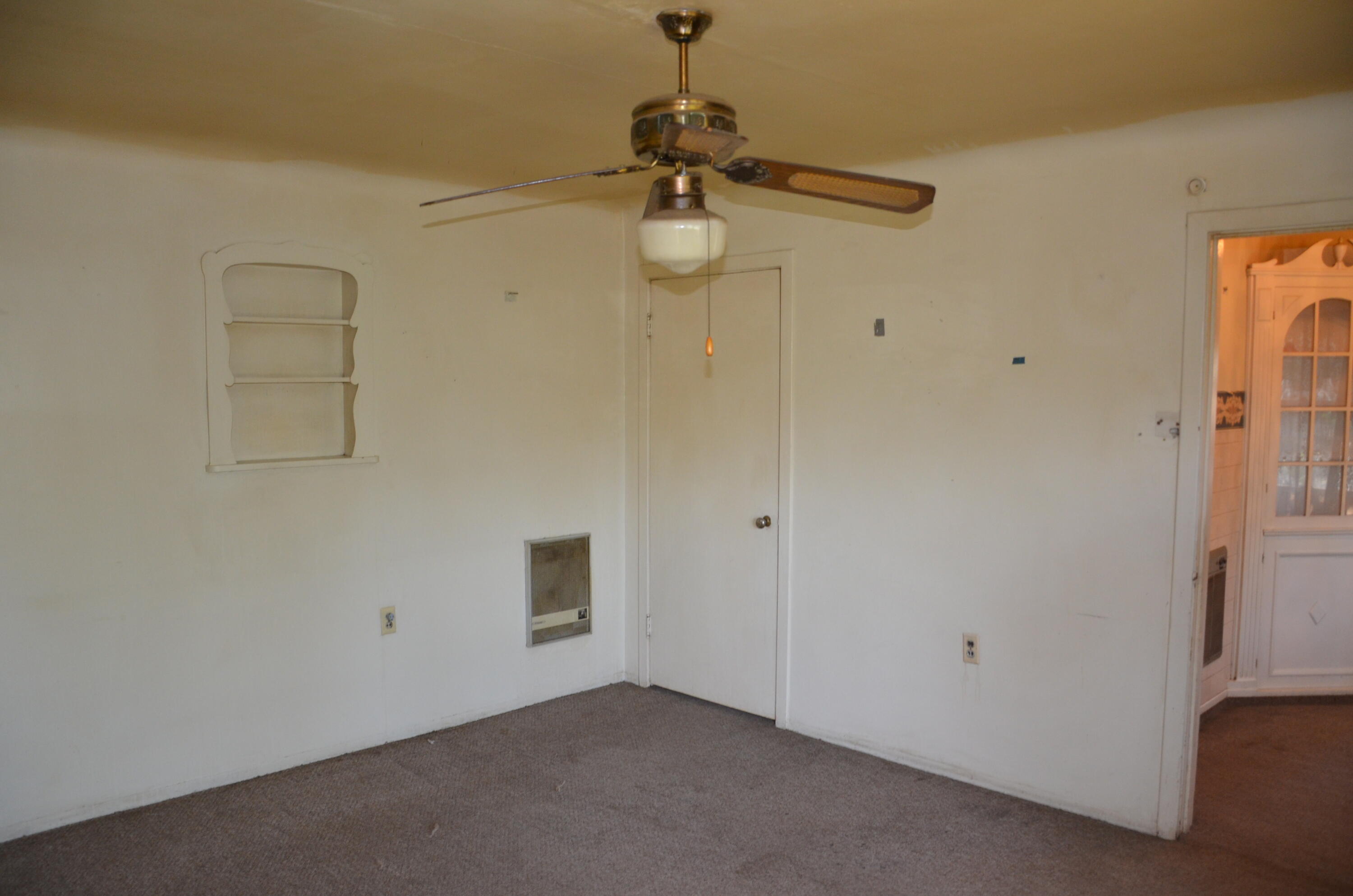 1109 N Willis St, Visalia, CA 93291