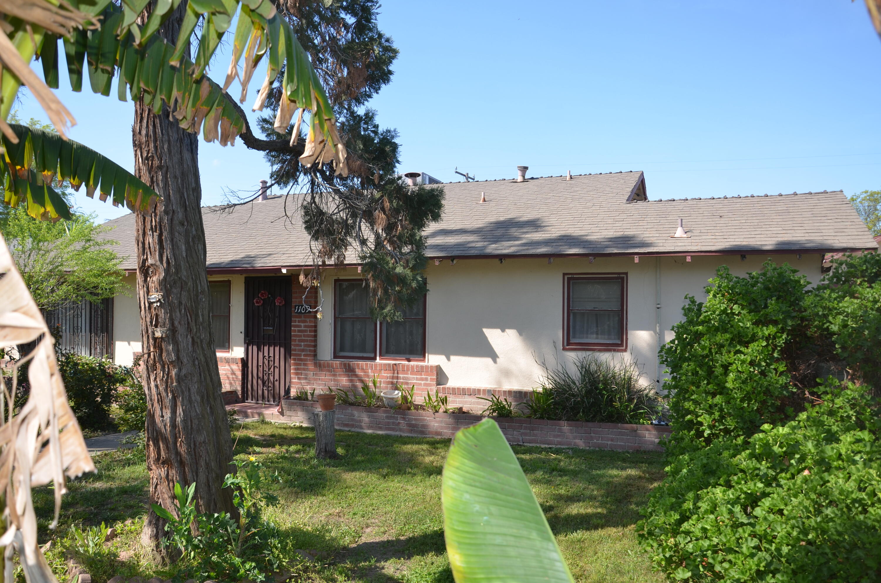 1109 N Willis St, Visalia, CA 93291