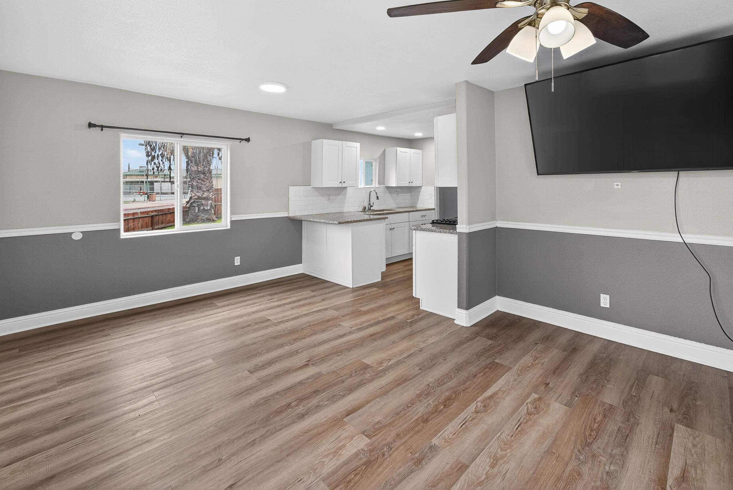 247 S College, Dinuba, CA 93618