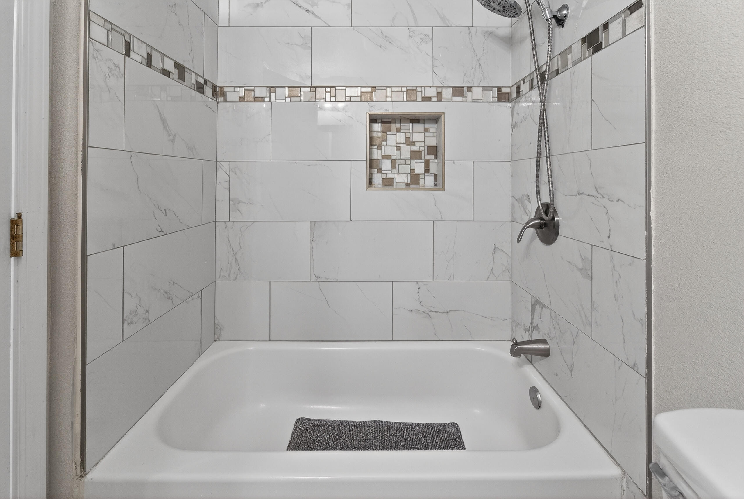 247 S College, Dinuba, CA 93618