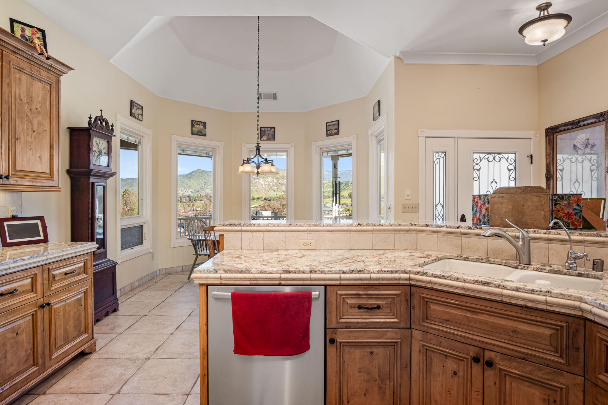 16481 Bonner Dr, Springville, CA 93265