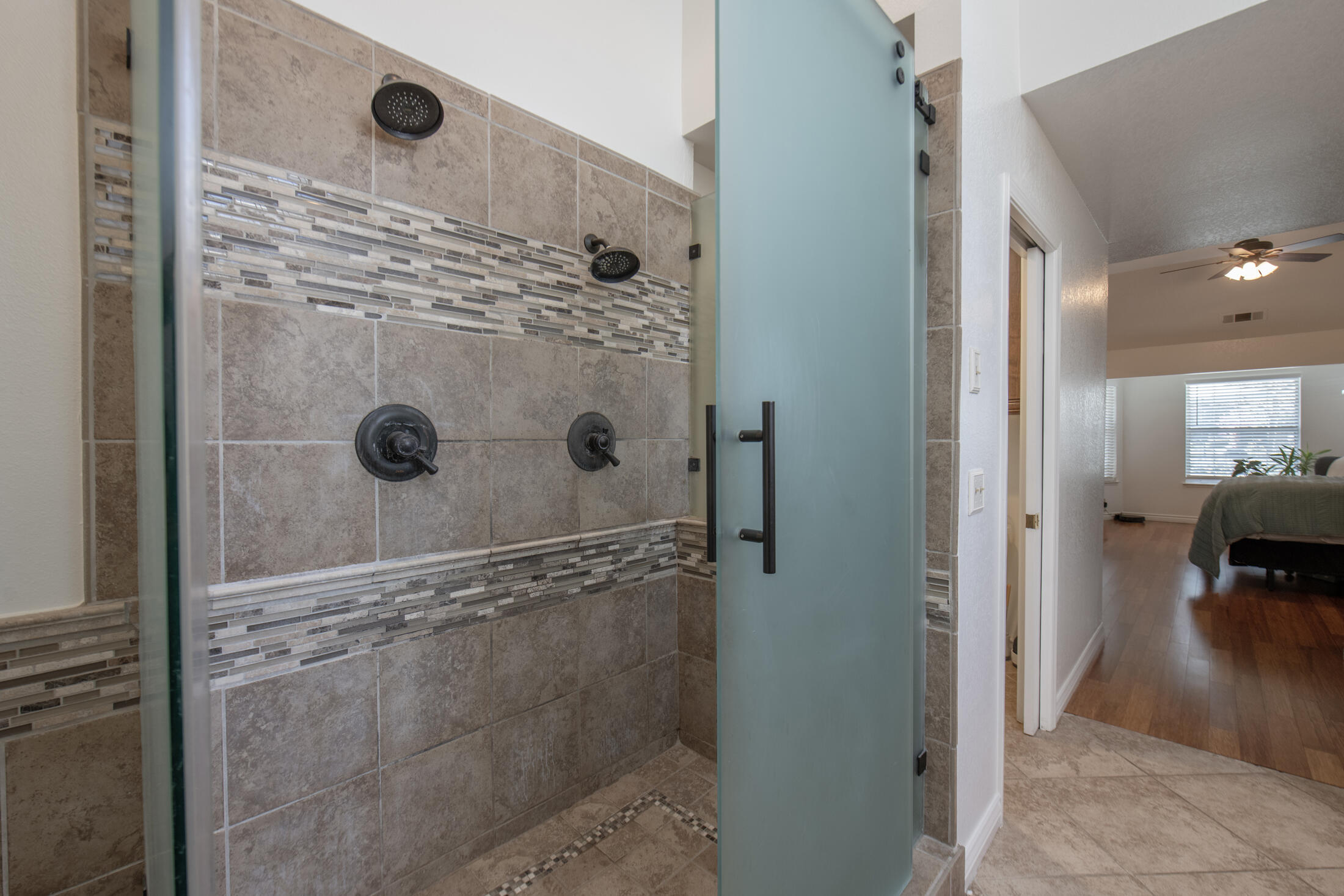 3900 W Allen Ct, Visalia, CA 93291