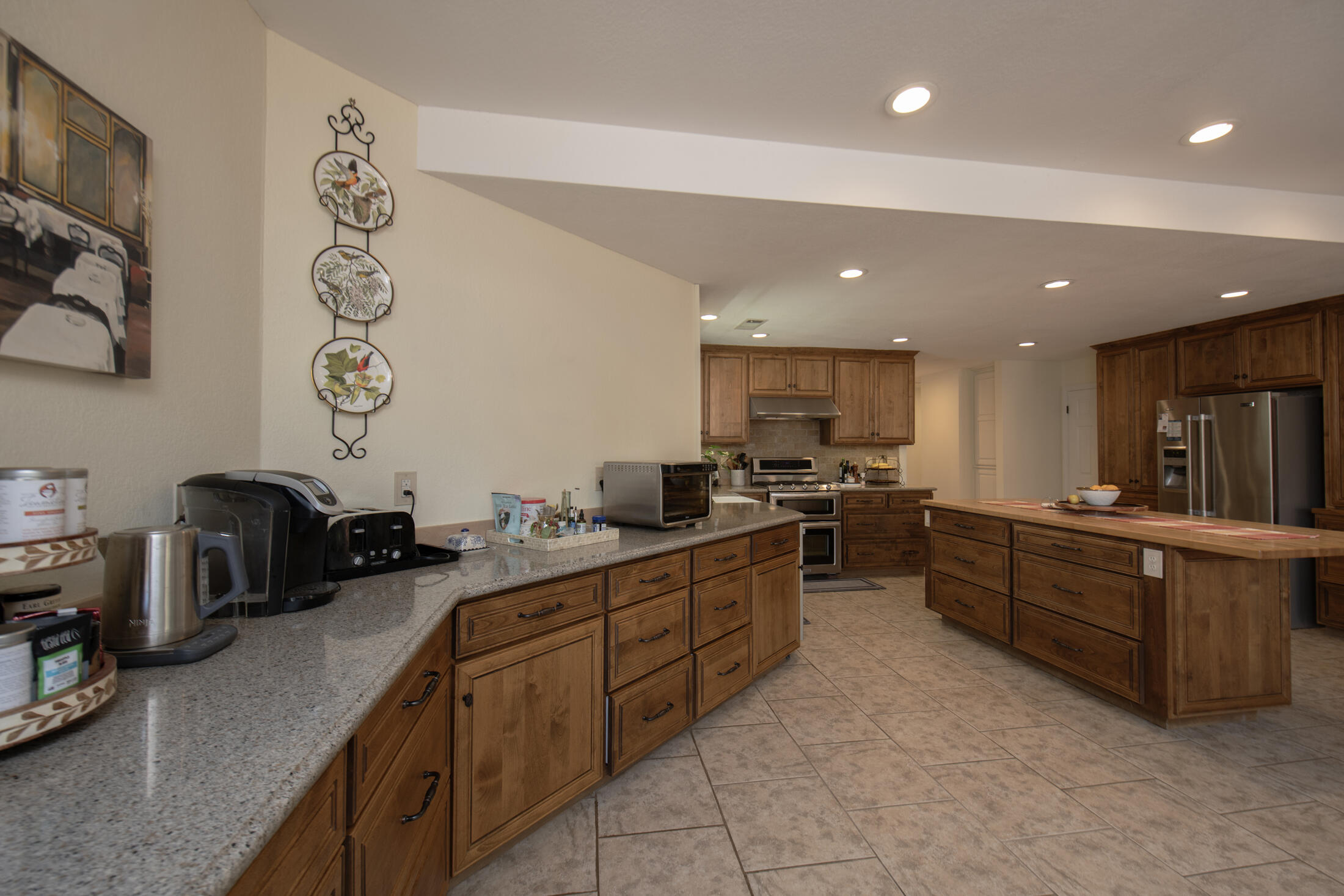 3900 W Allen Ct, Visalia, CA 93291