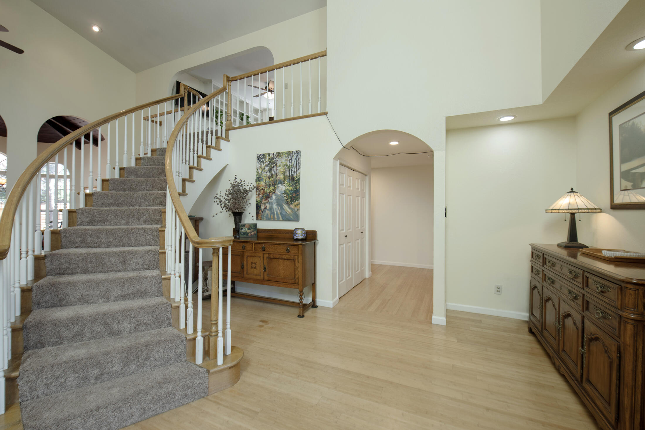 3900 W Allen Ct, Visalia, CA 93291