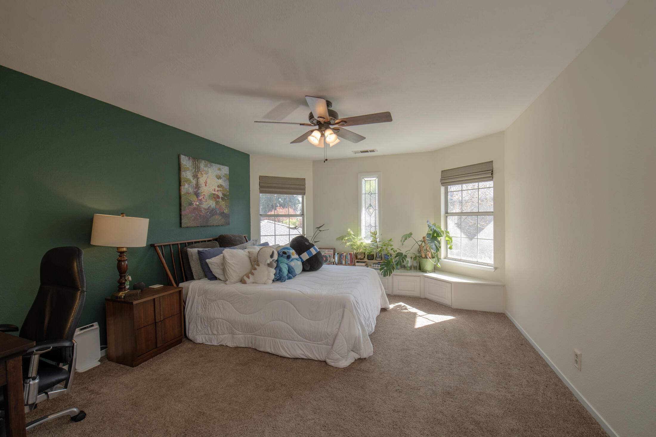 3900 W Allen Ct, Visalia, CA 93291