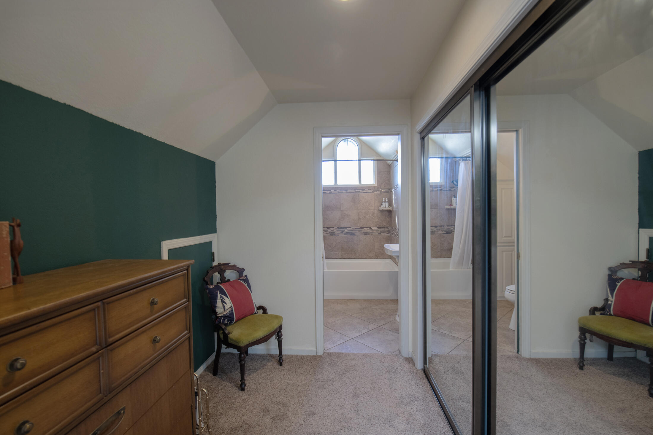 3900 W Allen Ct, Visalia, CA 93291