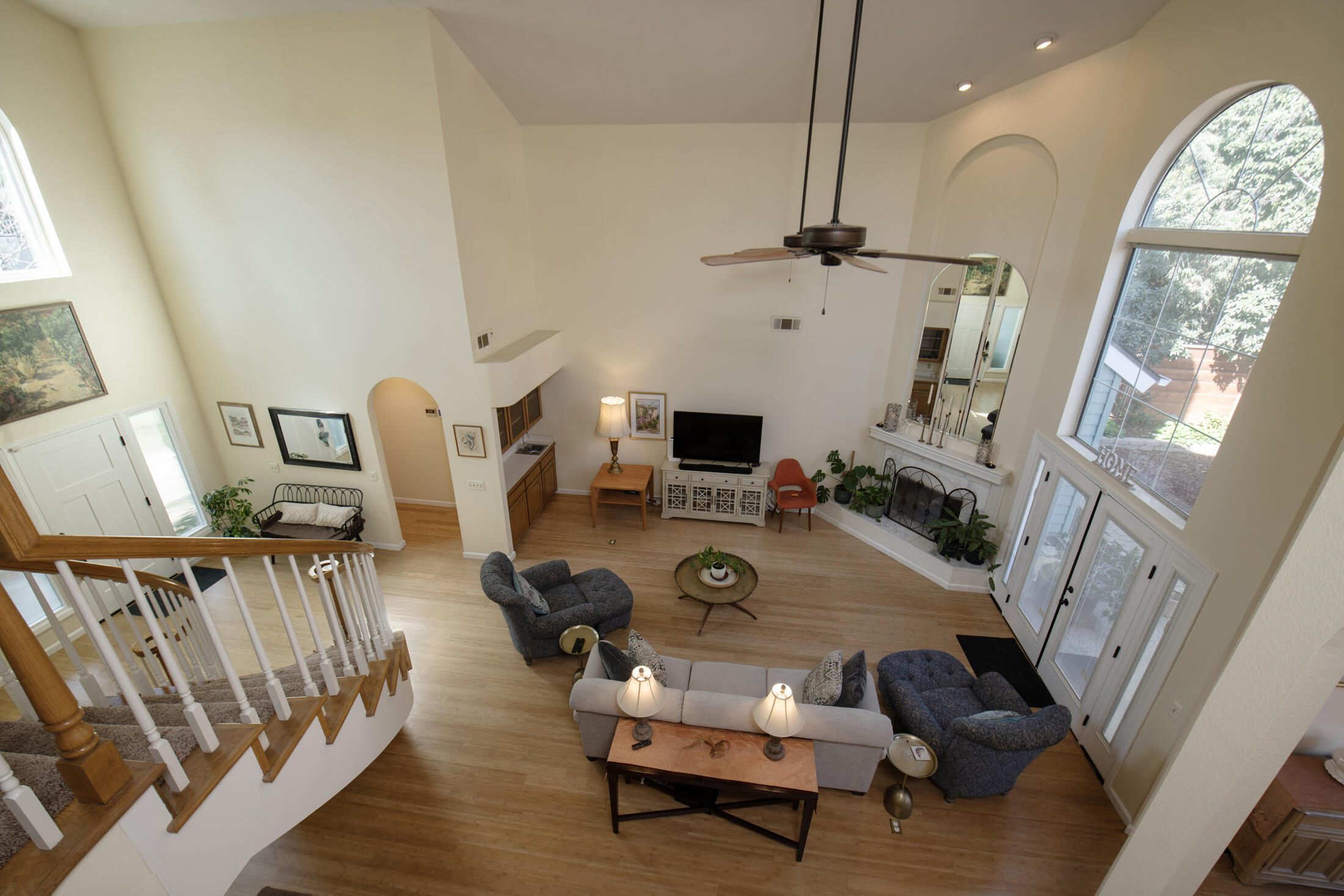 3900 W Allen Ct, Visalia, CA 93291