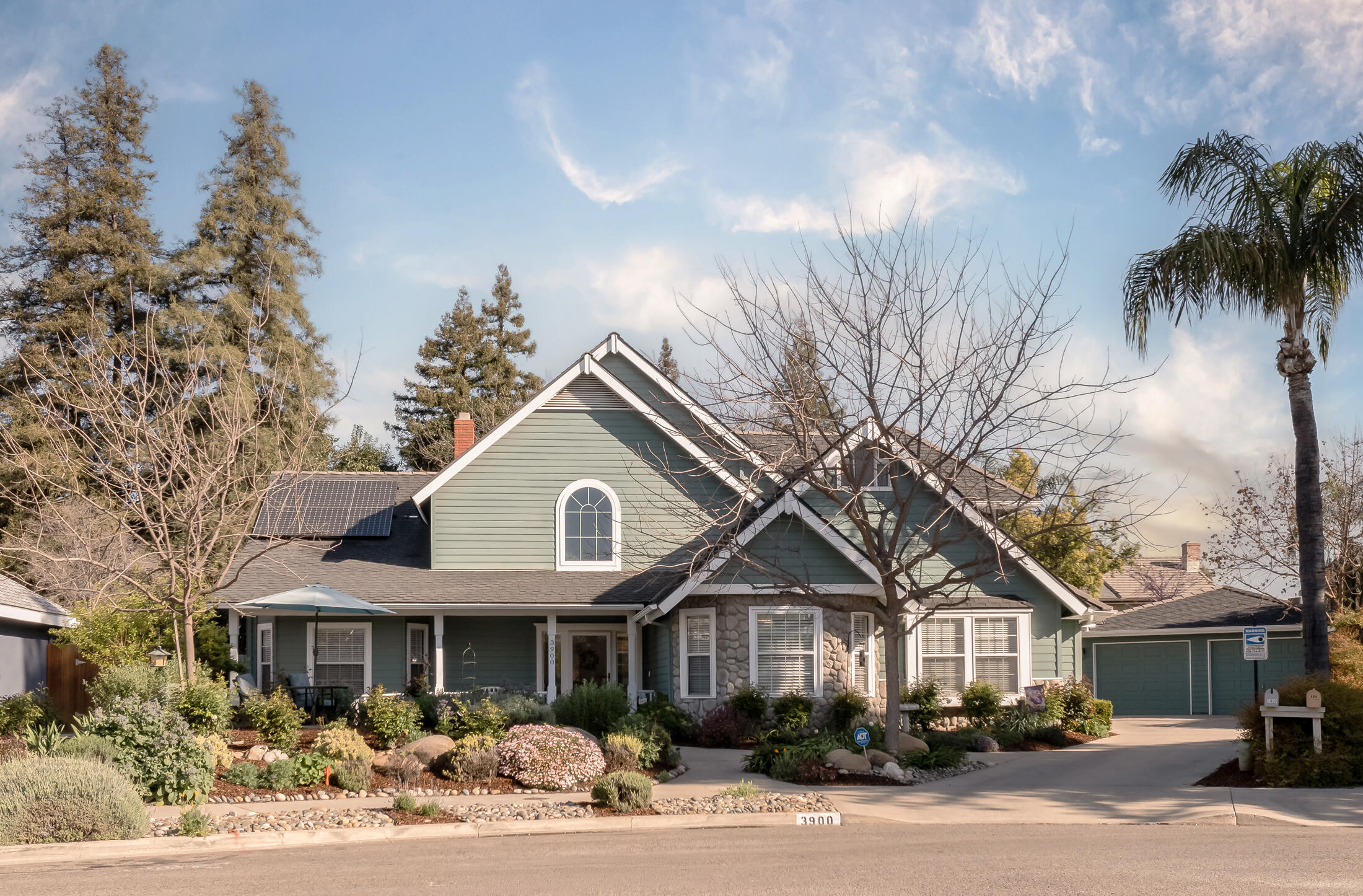 3900 W Allen Ct, Visalia, CA 93291