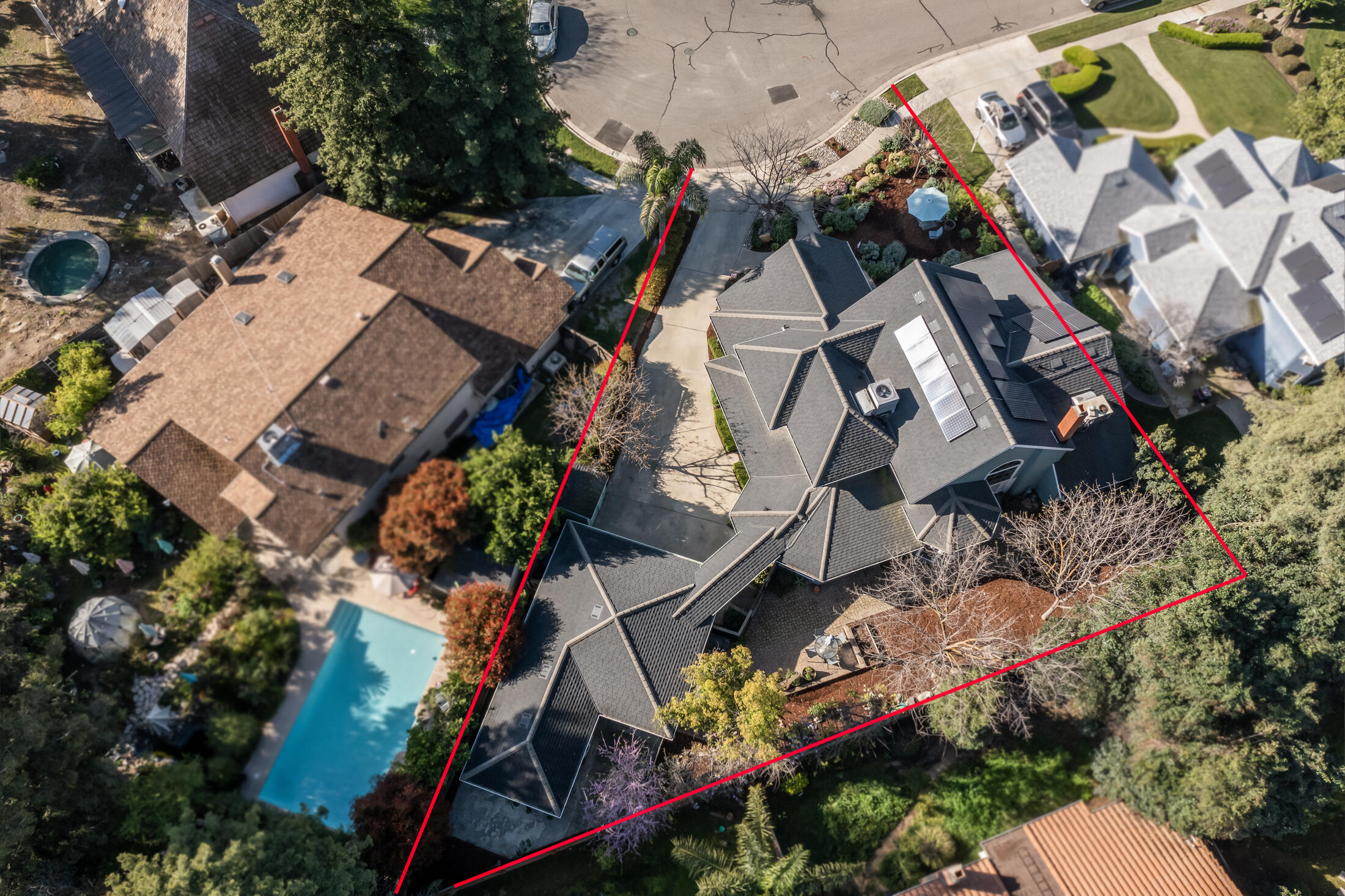 3900 W Allen Ct, Visalia, CA 93291