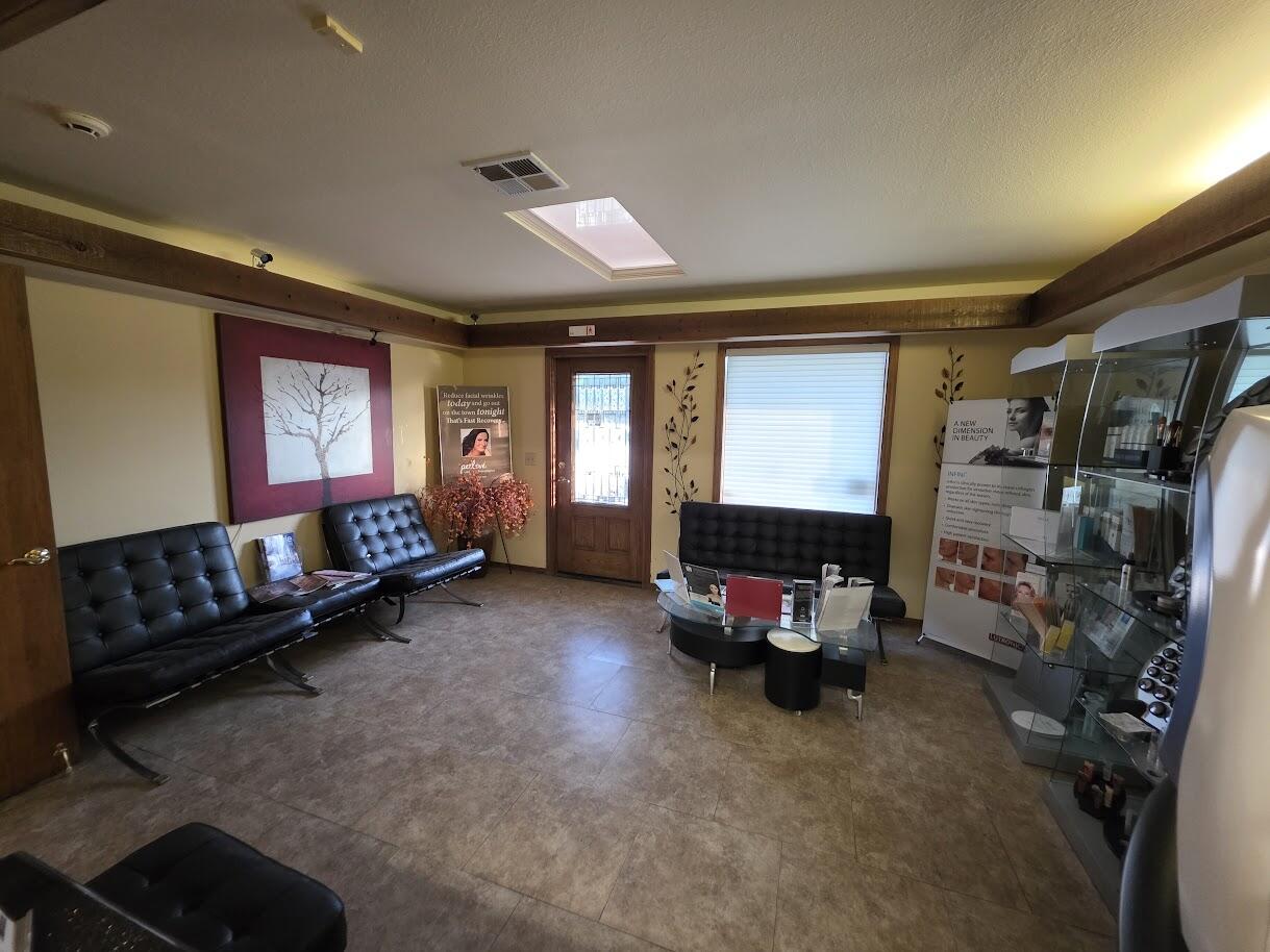 1644 S Court St, Visalia, CA 93277