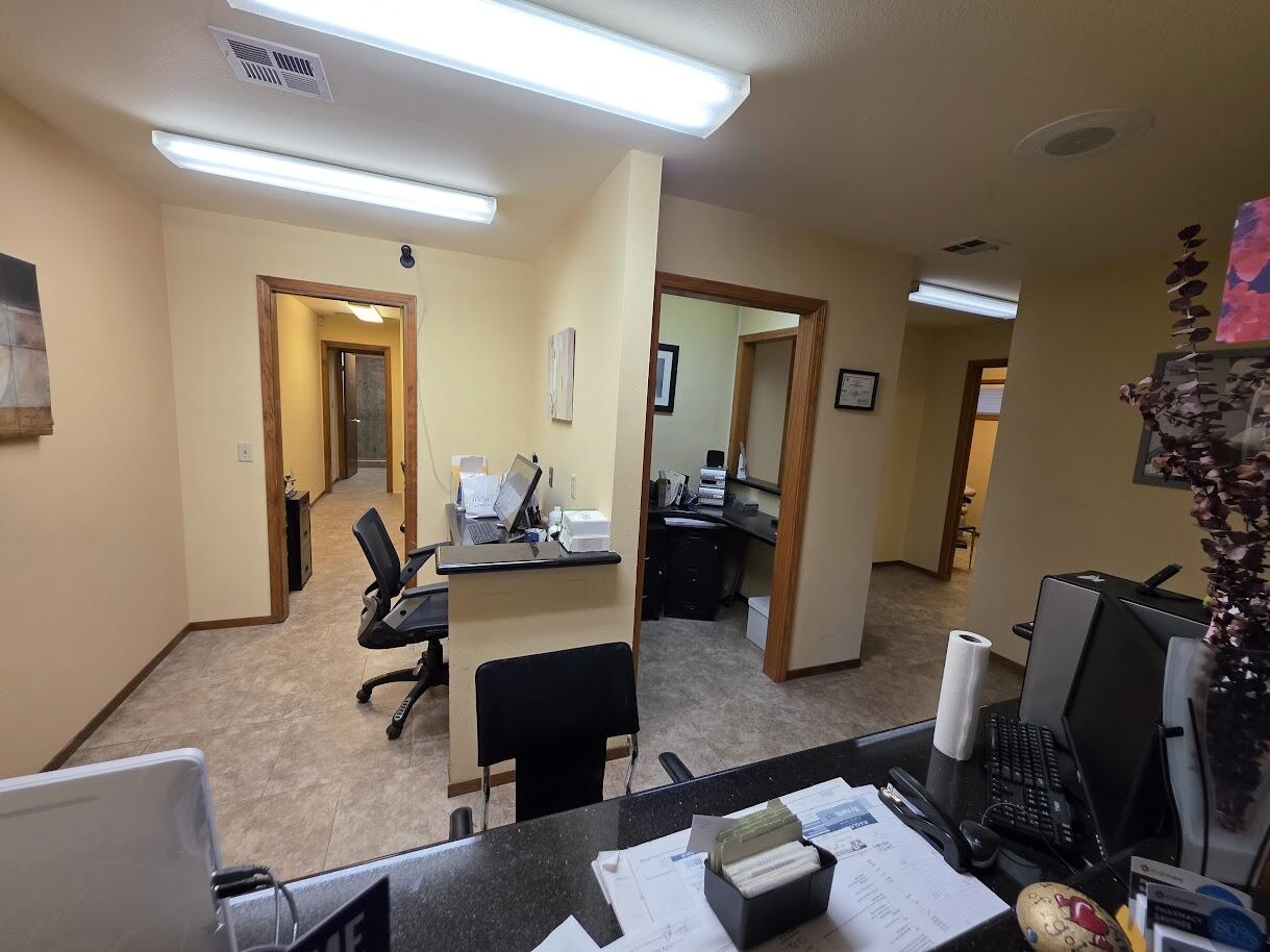 1644 S Court St, Visalia, CA 93277