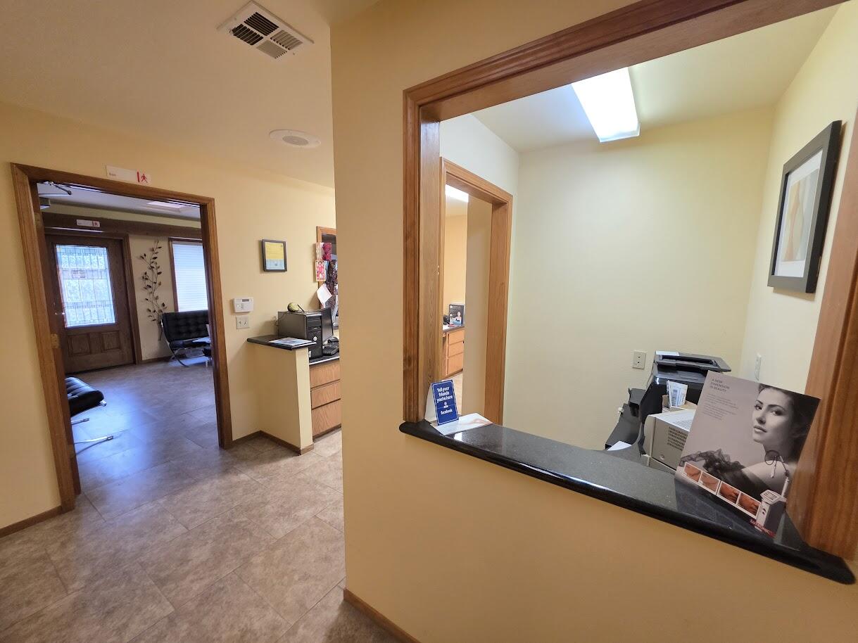 1644 S Court St, Visalia, CA 93277