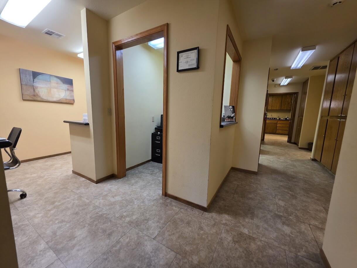 1644 S Court St, Visalia, CA 93277