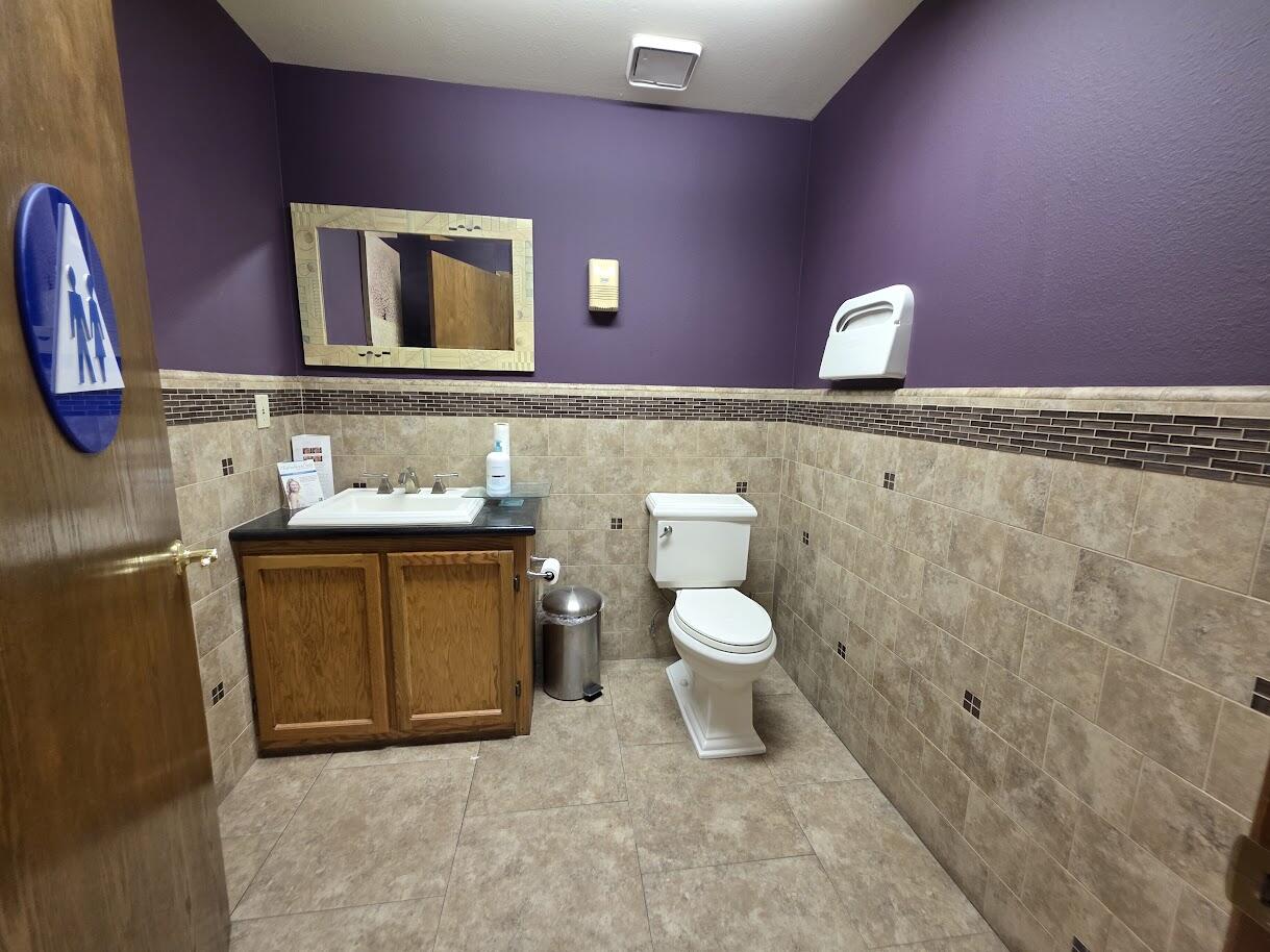 1644 S Court St, Visalia, CA 93277