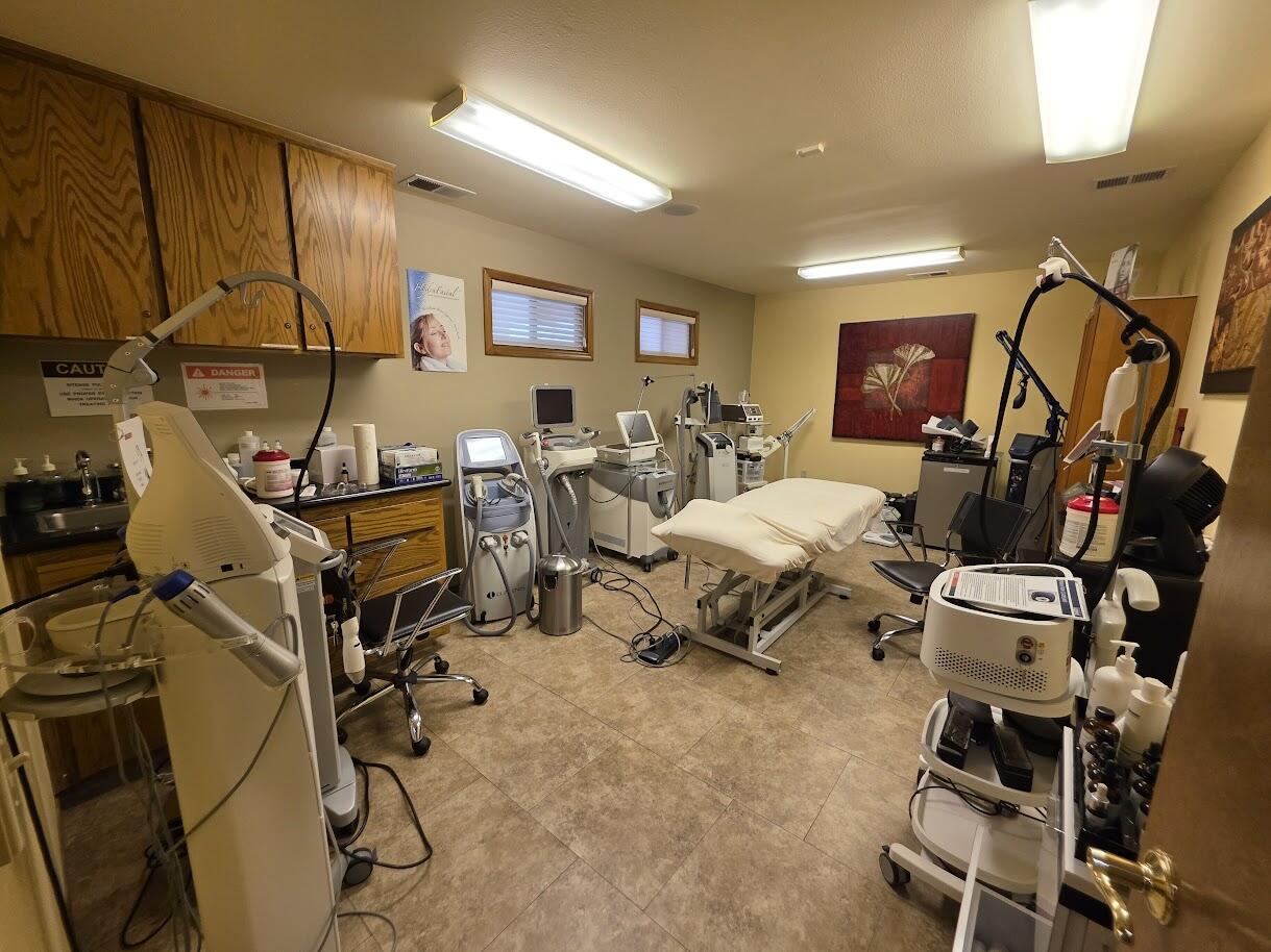 1644 S Court St, Visalia, CA 93277