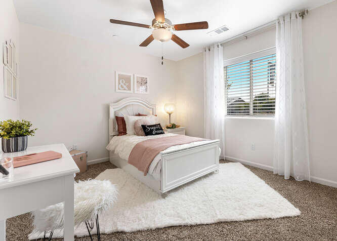 7041 Oriole Ave, Visalia, CA 93291