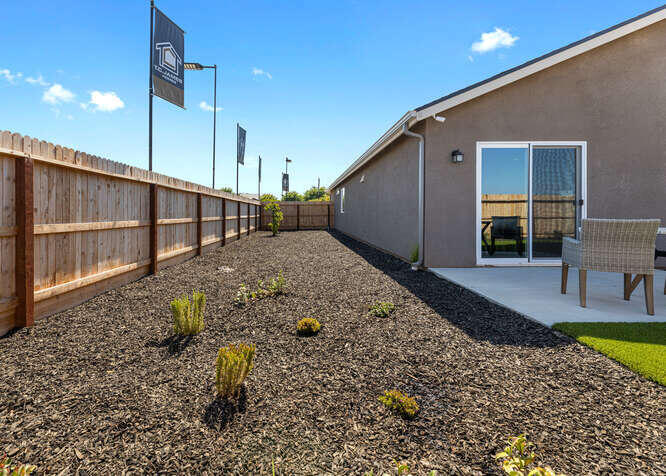 7041 Oriole Ave, Visalia, CA 93291