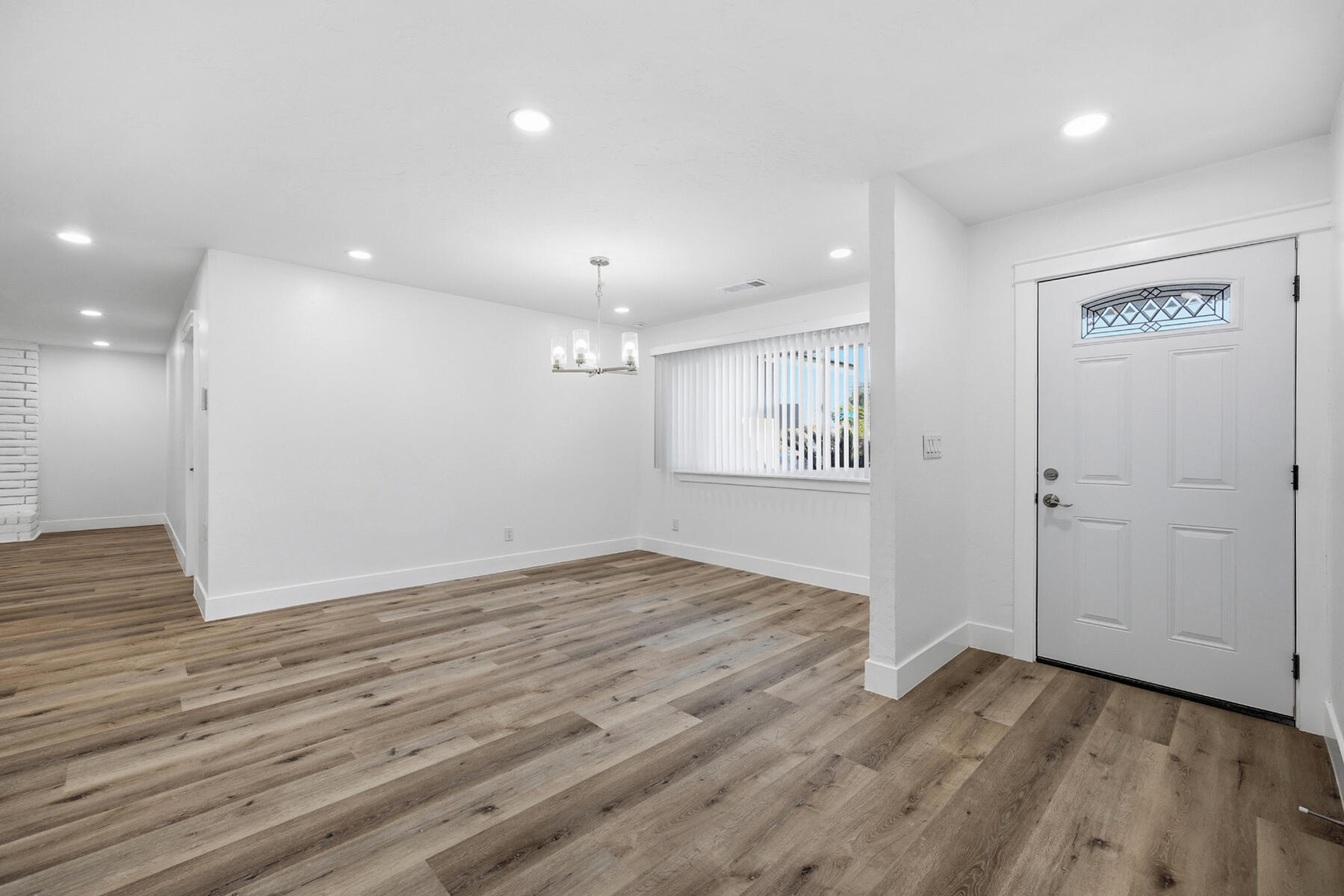 123 E Berkeley Ave, Tulare, CA 93274