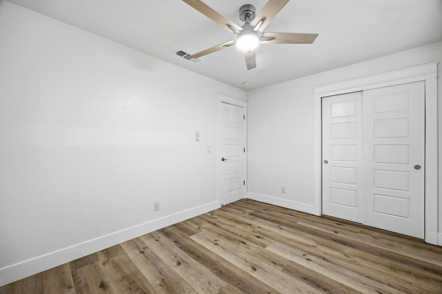 123 E Berkeley Ave, Tulare, CA 93274