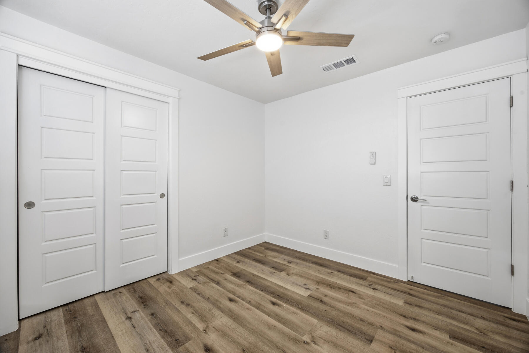 123 E Berkeley Ave, Tulare, CA 93274