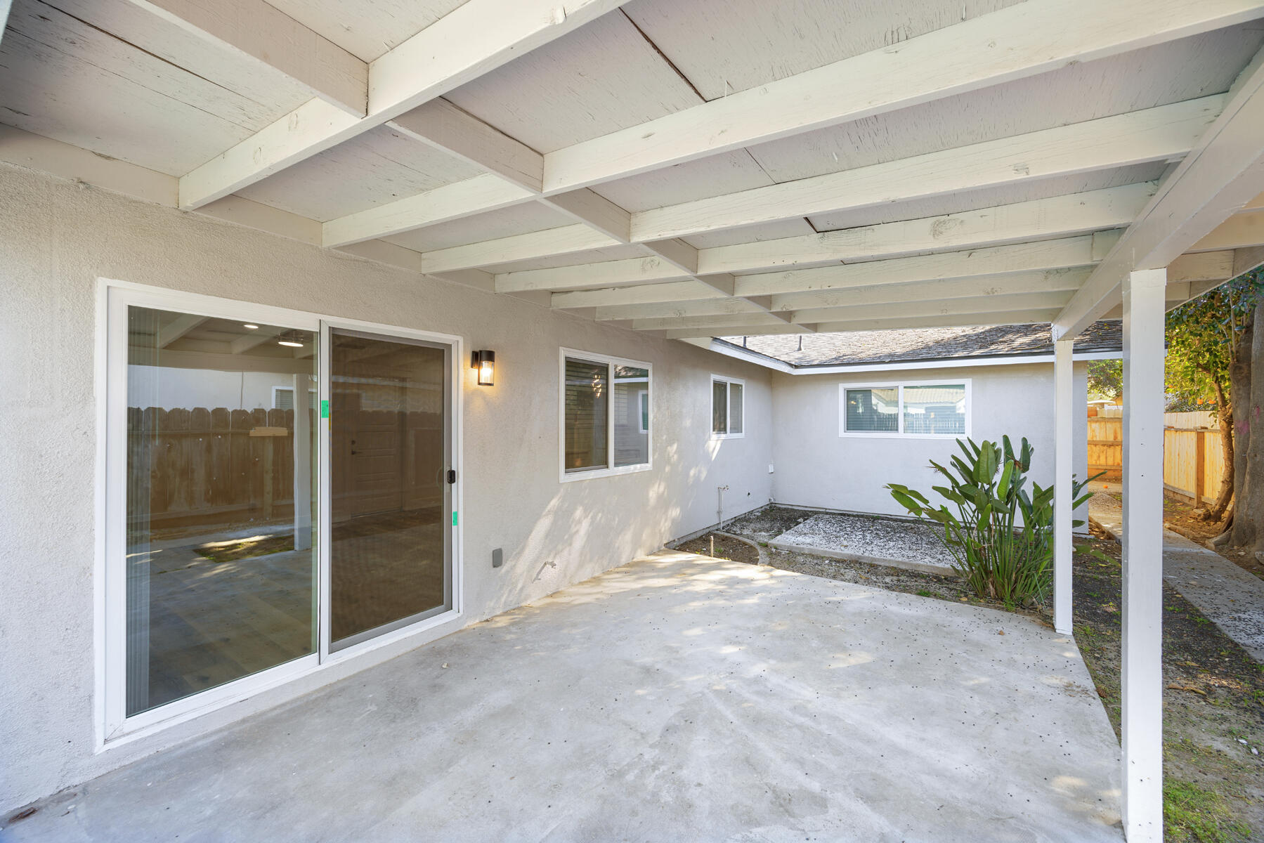 123 E Berkeley Ave, Tulare, CA 93274