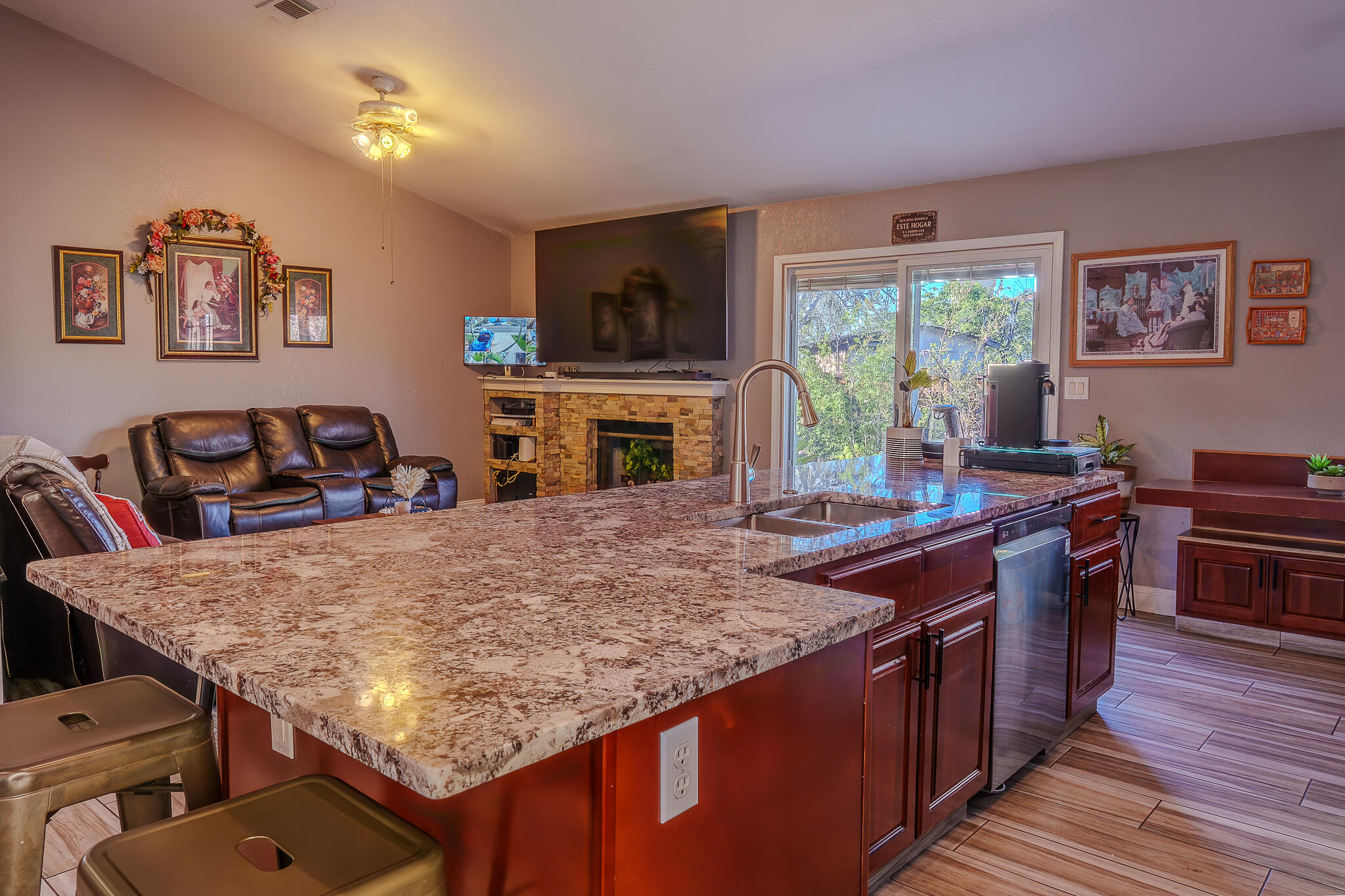 1808 Johnson Dr, Antioch, CA 94509