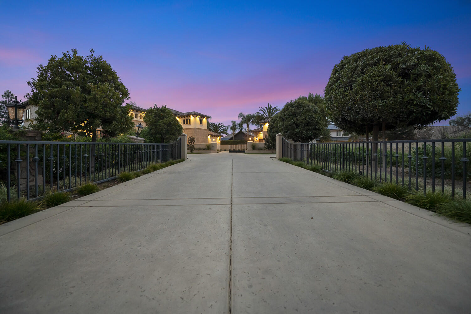 1742 N Pratos St, Visalia, CA 93291